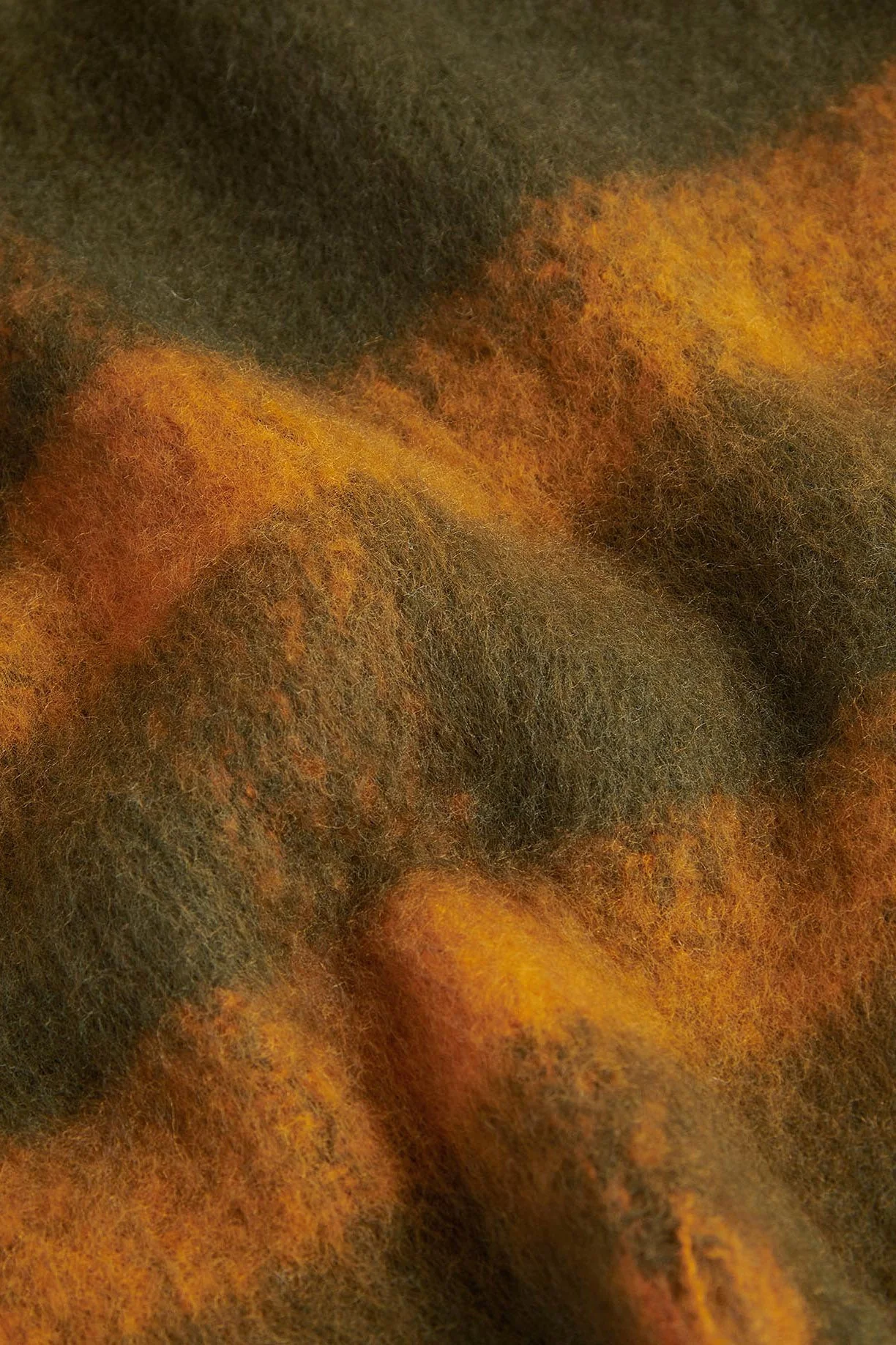 Isla Tartan Boucle Scarf - Classic - Image 4