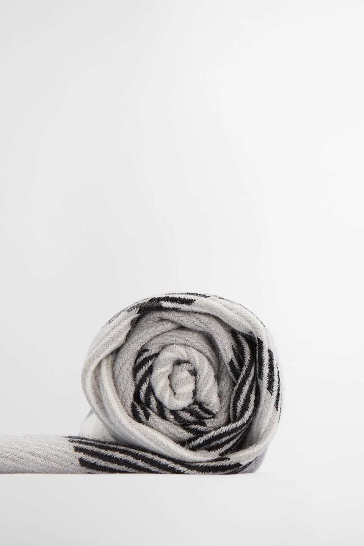 Pendle Beanie & Blair Scarf Gift Set - Monochrome - Image 7