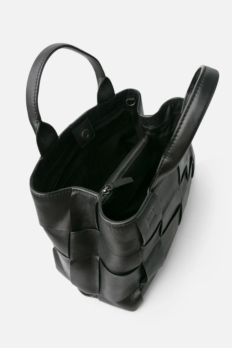 Wann Leather Removable Strap Crossbody Bag - Black - Image 2