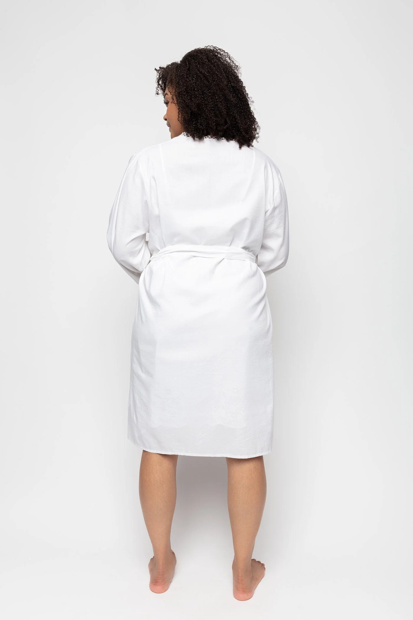 Saskia Embroidered Long Sleeve Short Dressing Gown - Image 3