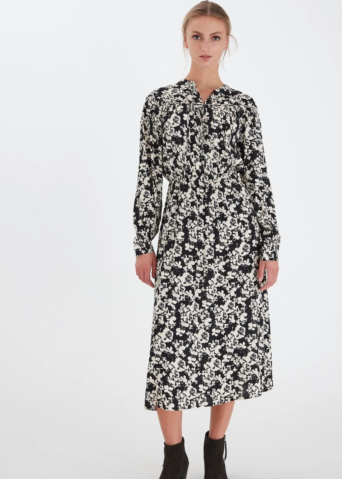 Anke Floral Tie Neck Midi Dress - Black - Image 3
