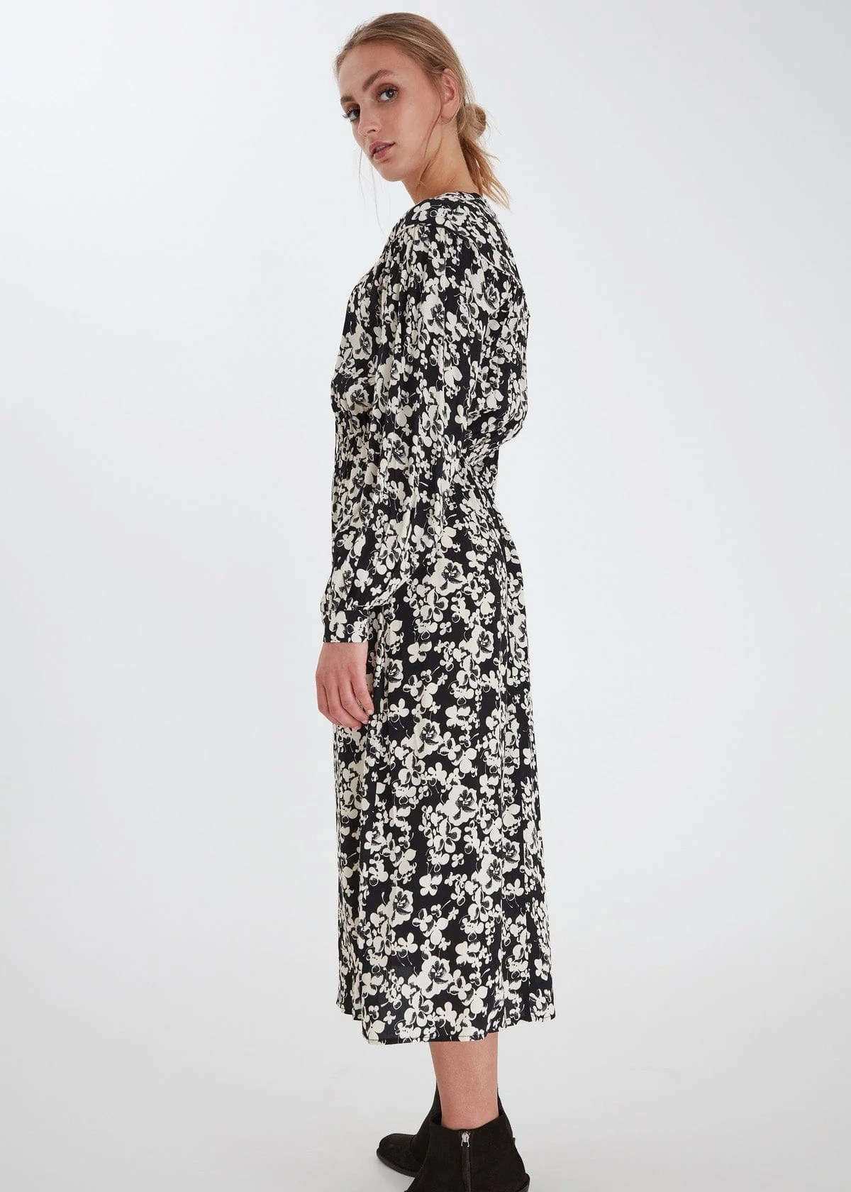 Anke Floral Tie Neck Midi Dress - Black - Image 4