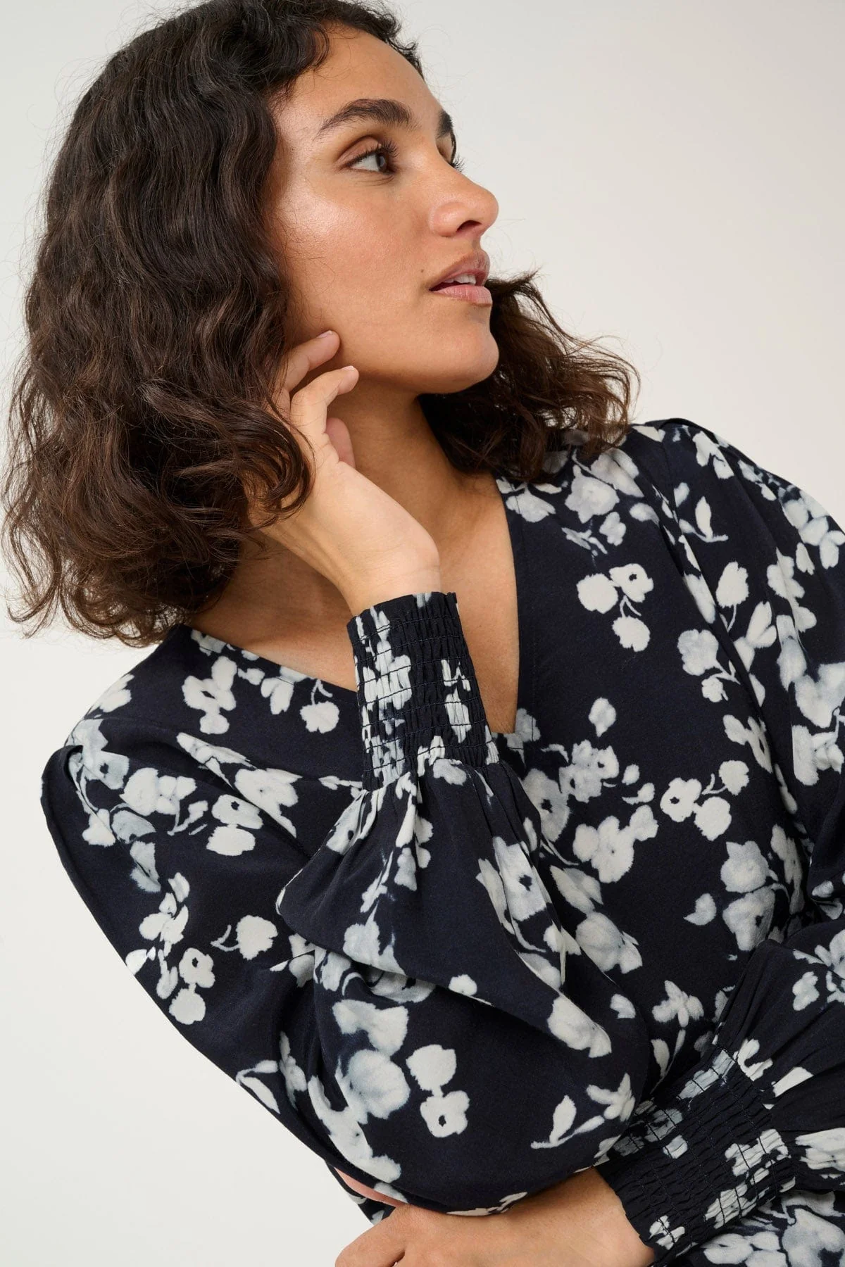 Alice Printed Blouse - Marine Flower - Image 4