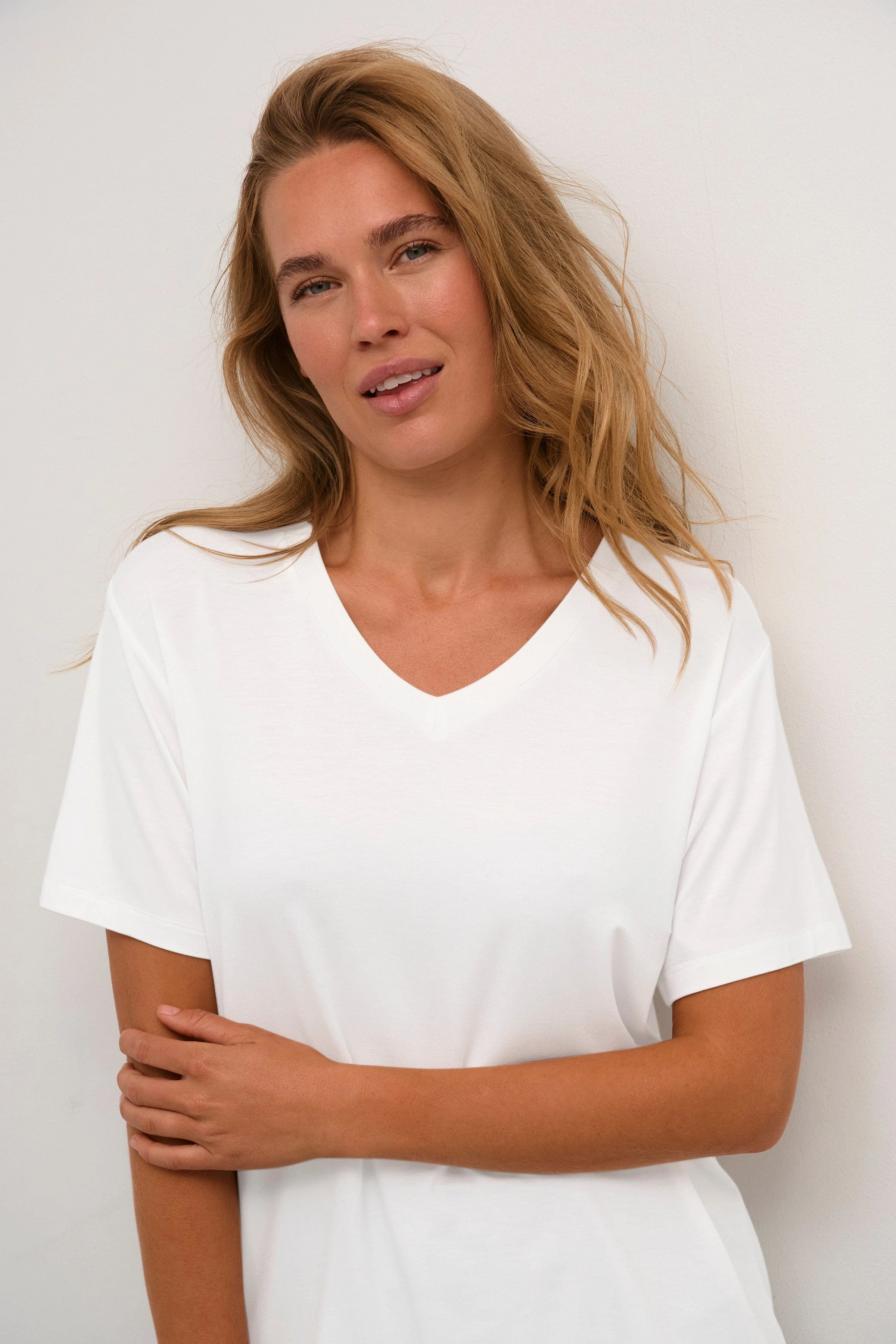 Frida V-Neck T-Shirt - Chalk - Image 4
