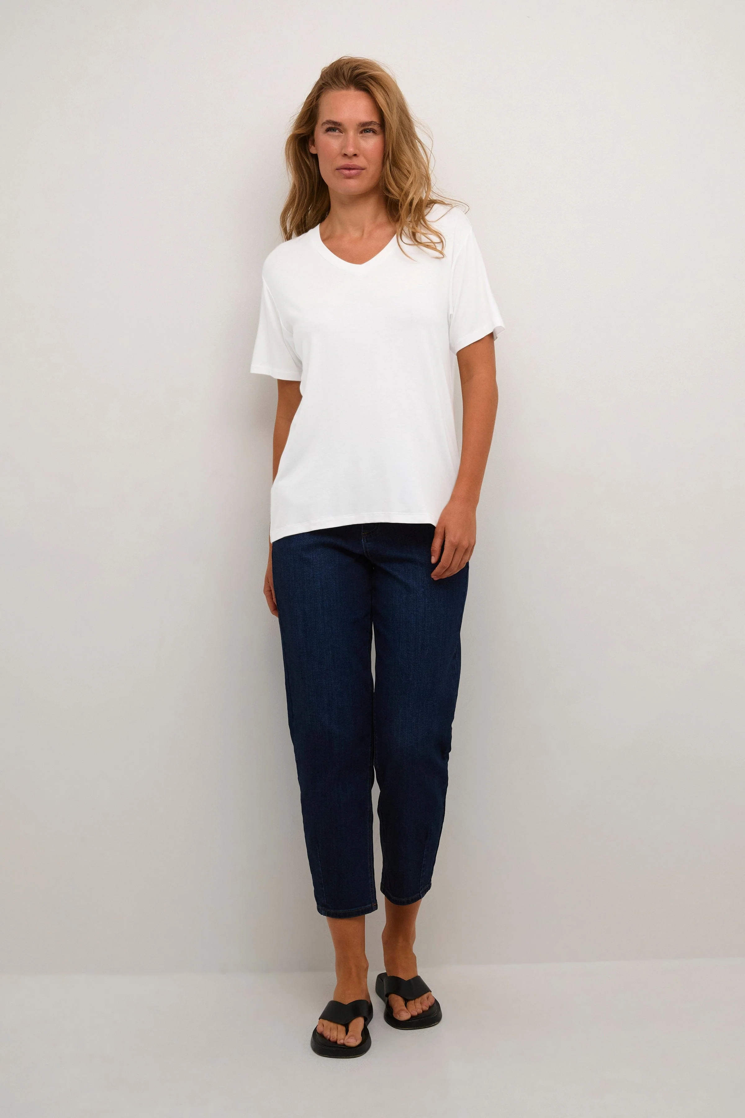 Frida V-Neck T-Shirt - Chalk - Image 5