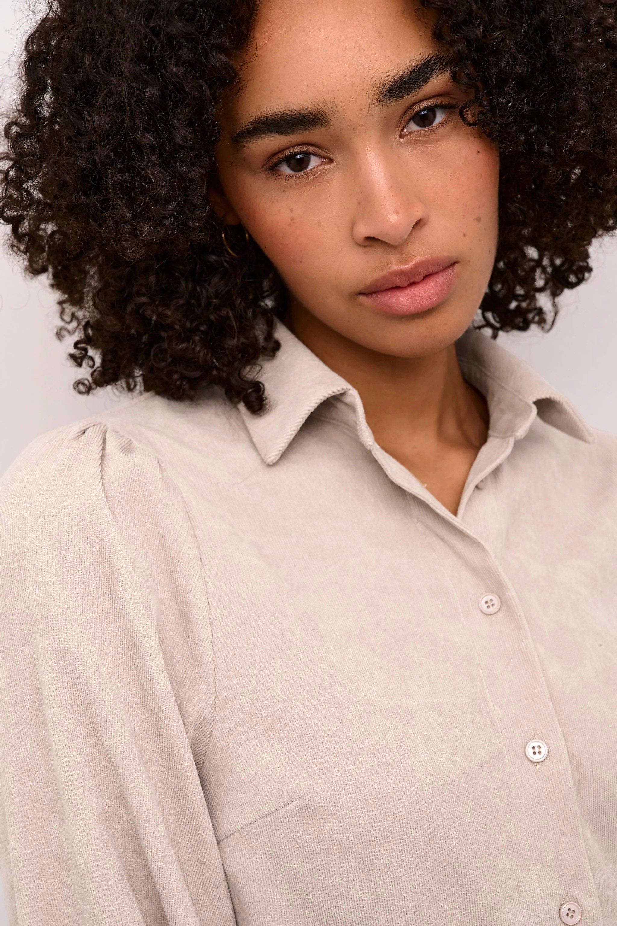 Hermine Micro Needlecord Shirt - Feather Grey - Image 4