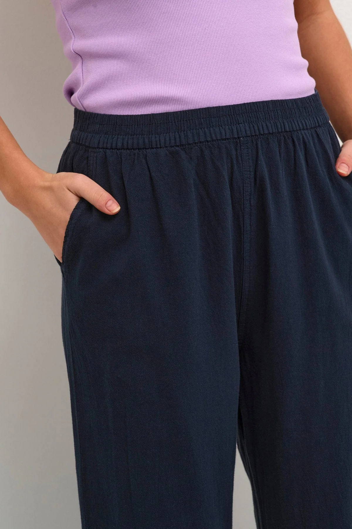 Naya Cotton Elasticated Waist Cropped Trousers - Midnight Marine - Image 3