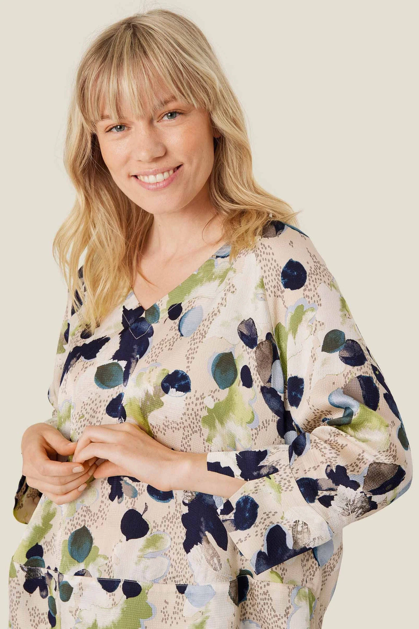 Benika Printed Top - Fog - Image 4