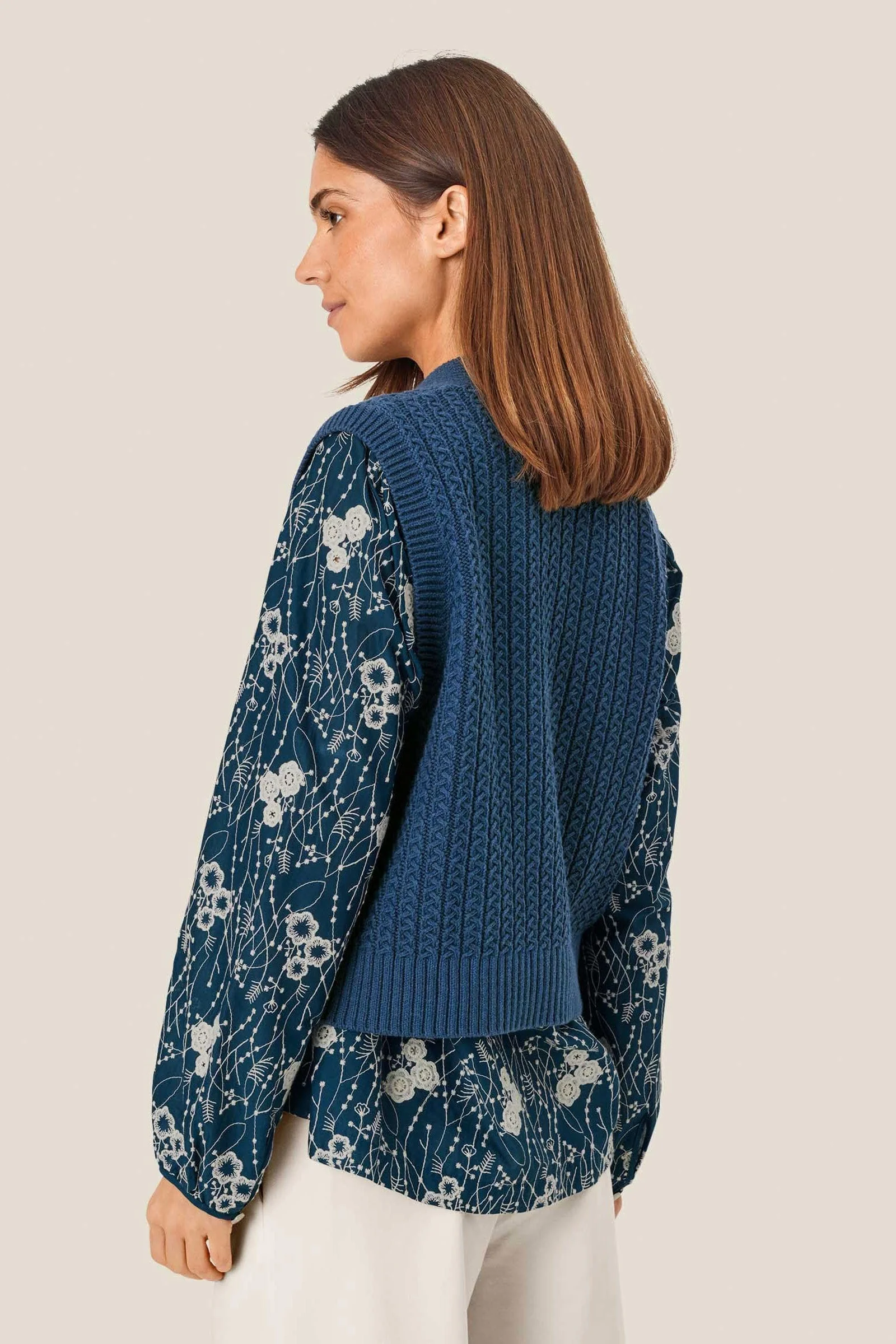 Laney Knitted Sleeveless Jumper - Sargasso Sea - Image 3
