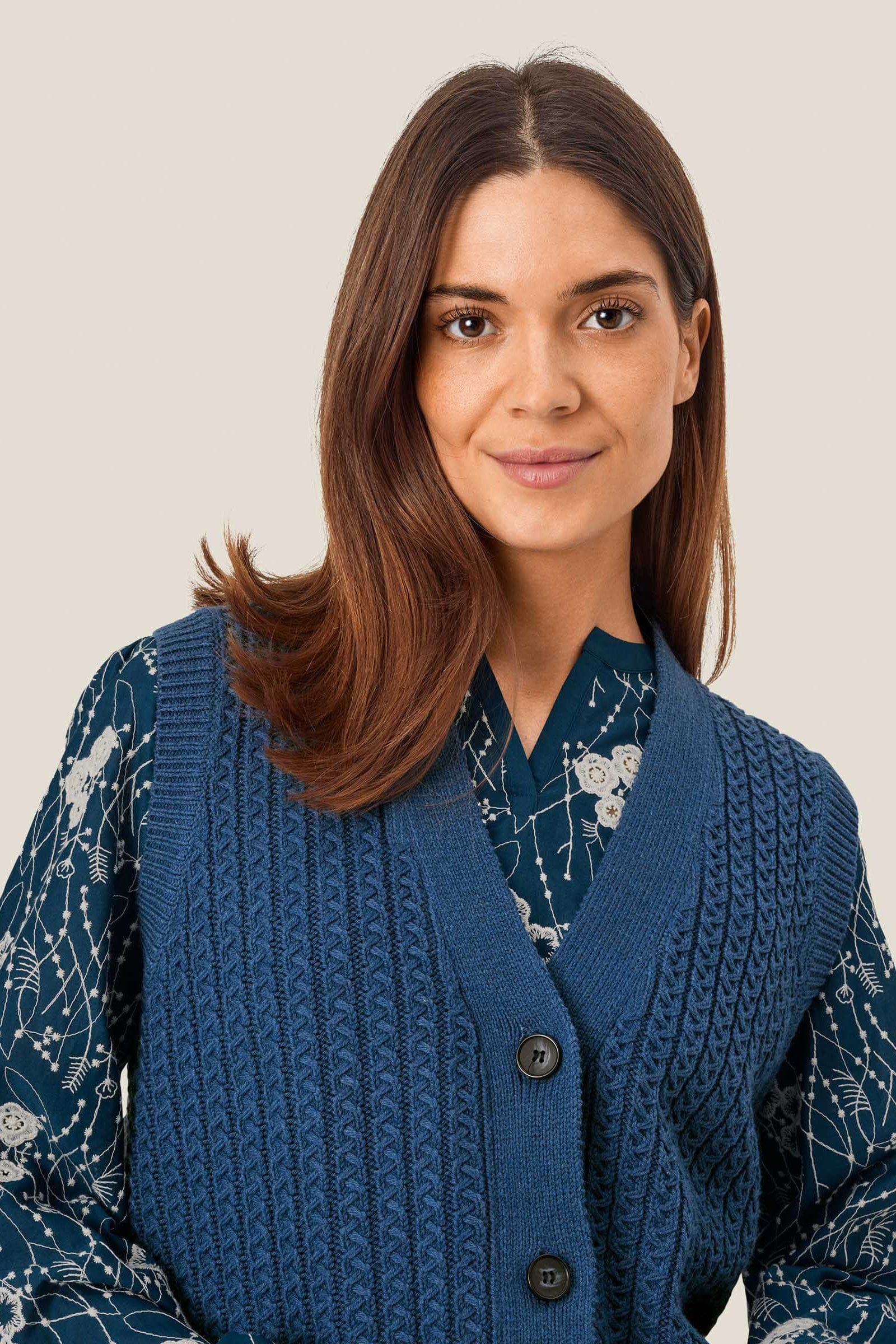 Laney Knitted Sleeveless Jumper - Sargasso Sea - Image 4