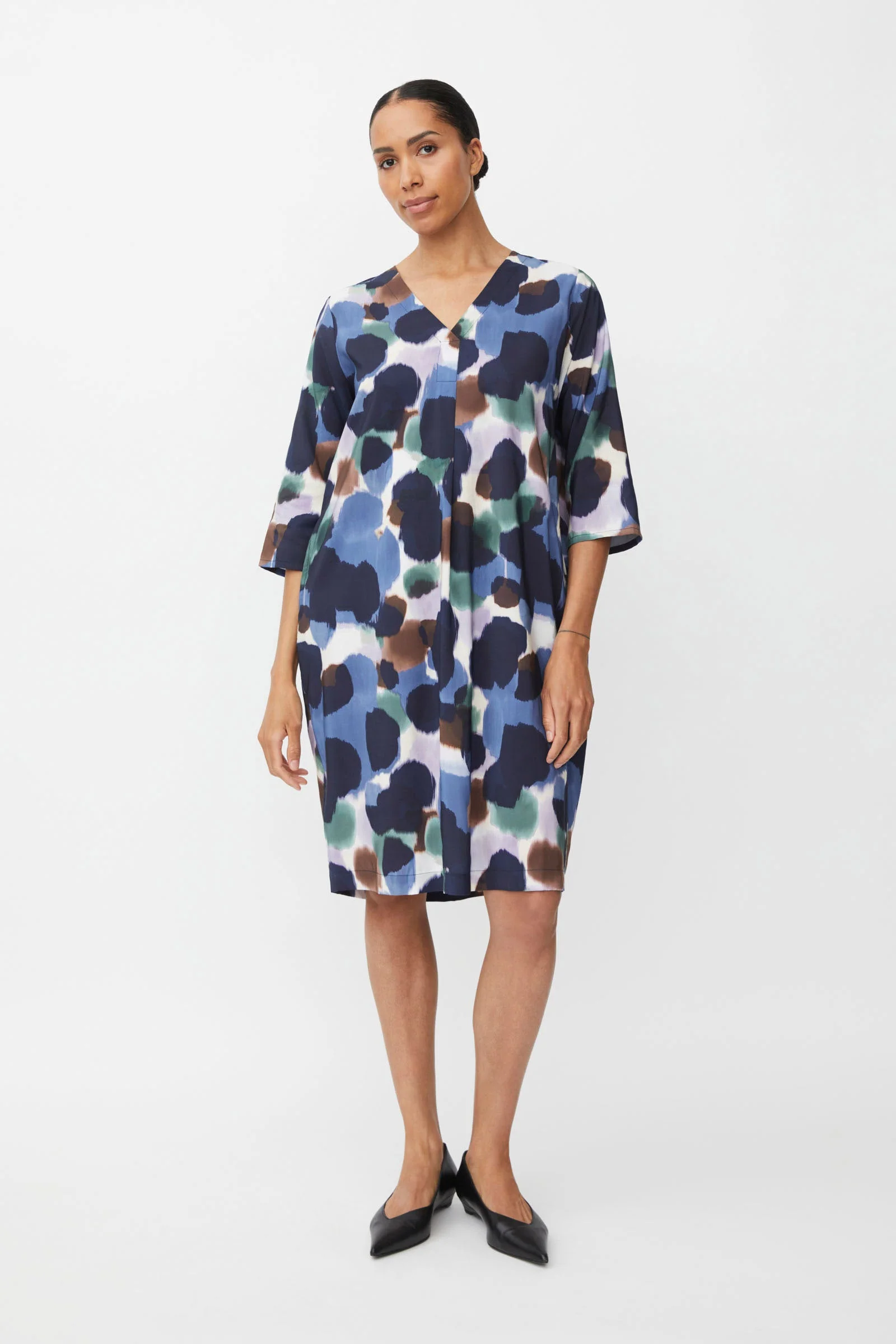 Nodetta Printed Midi Dress - Navy Blazer - Image 2
