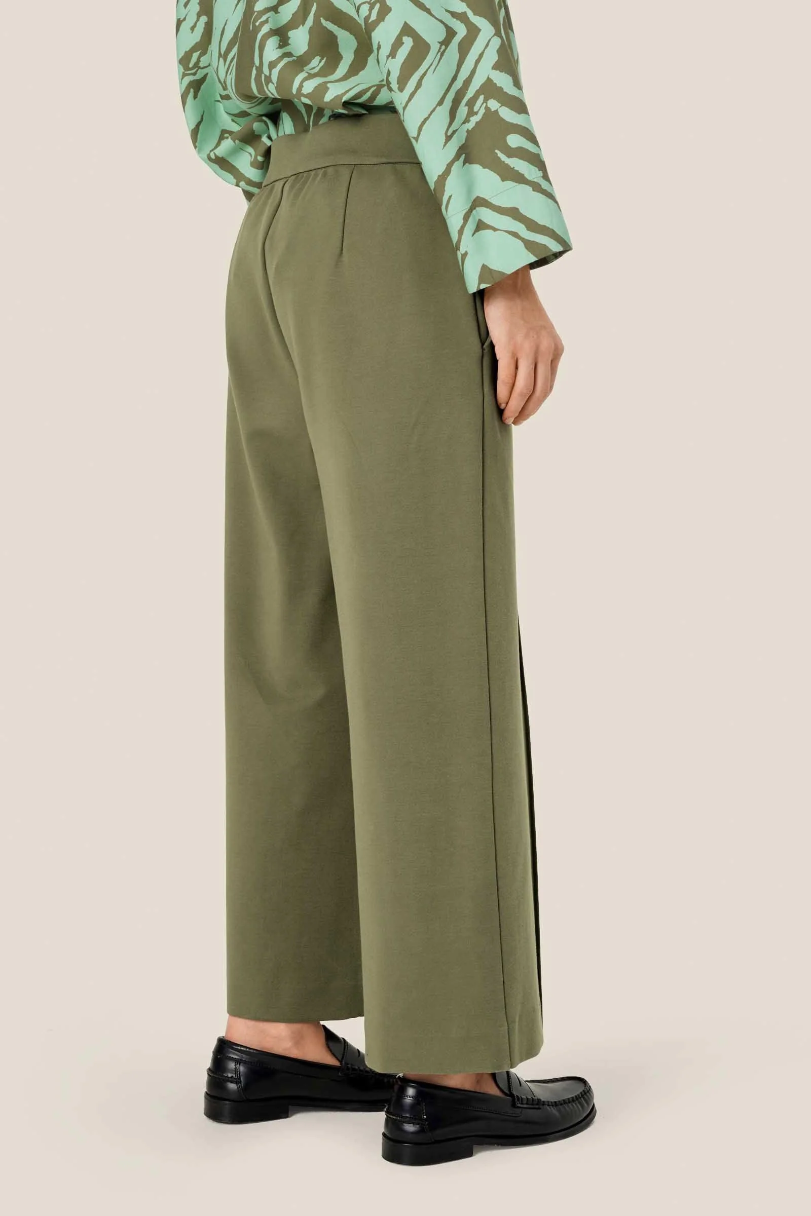 Piana Jersey Trousers - Dark Lichen Green - Image 3