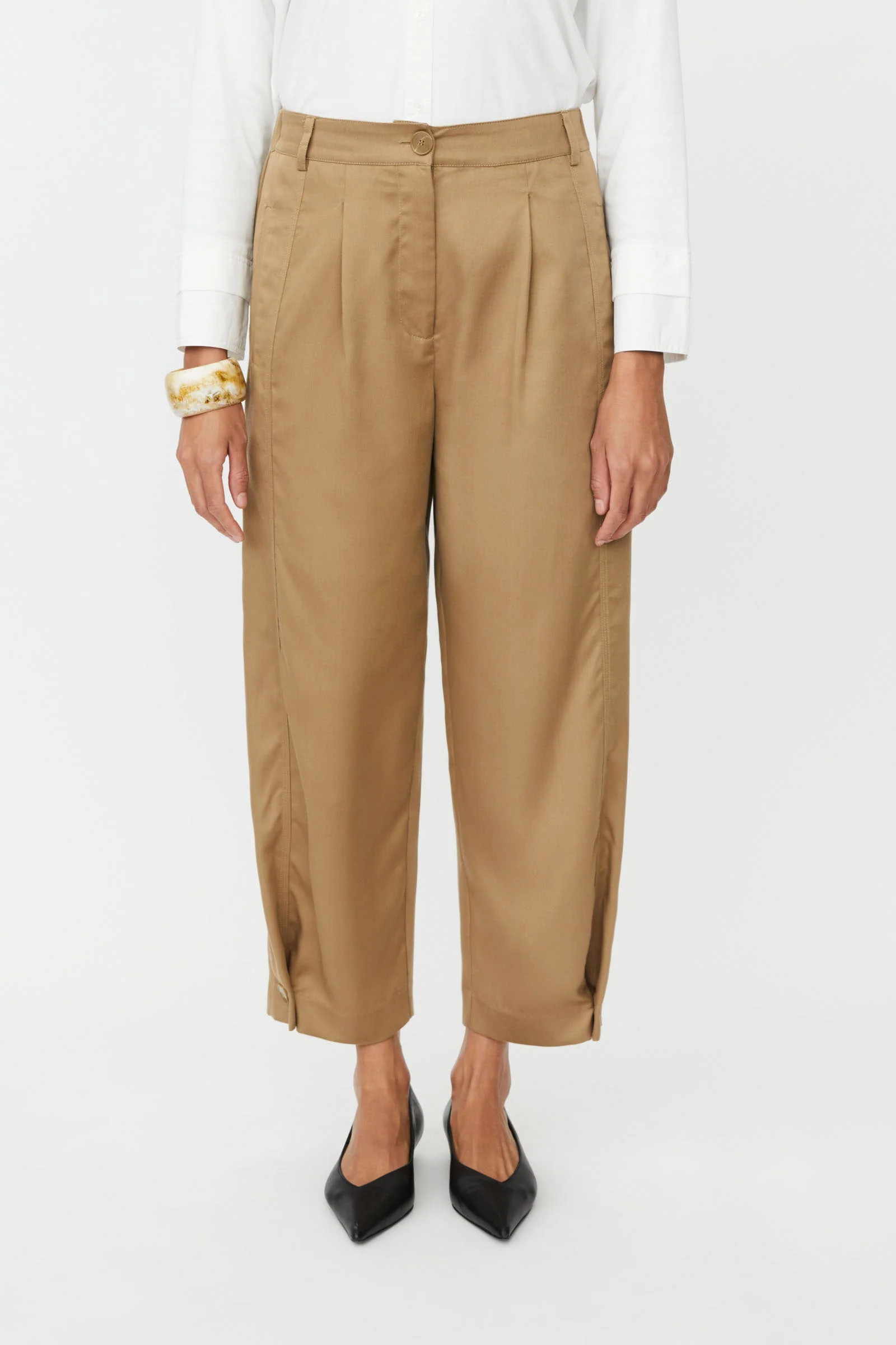 Punna Pleated Ankle Grazer Trousers - Petrified Oak - Image 2