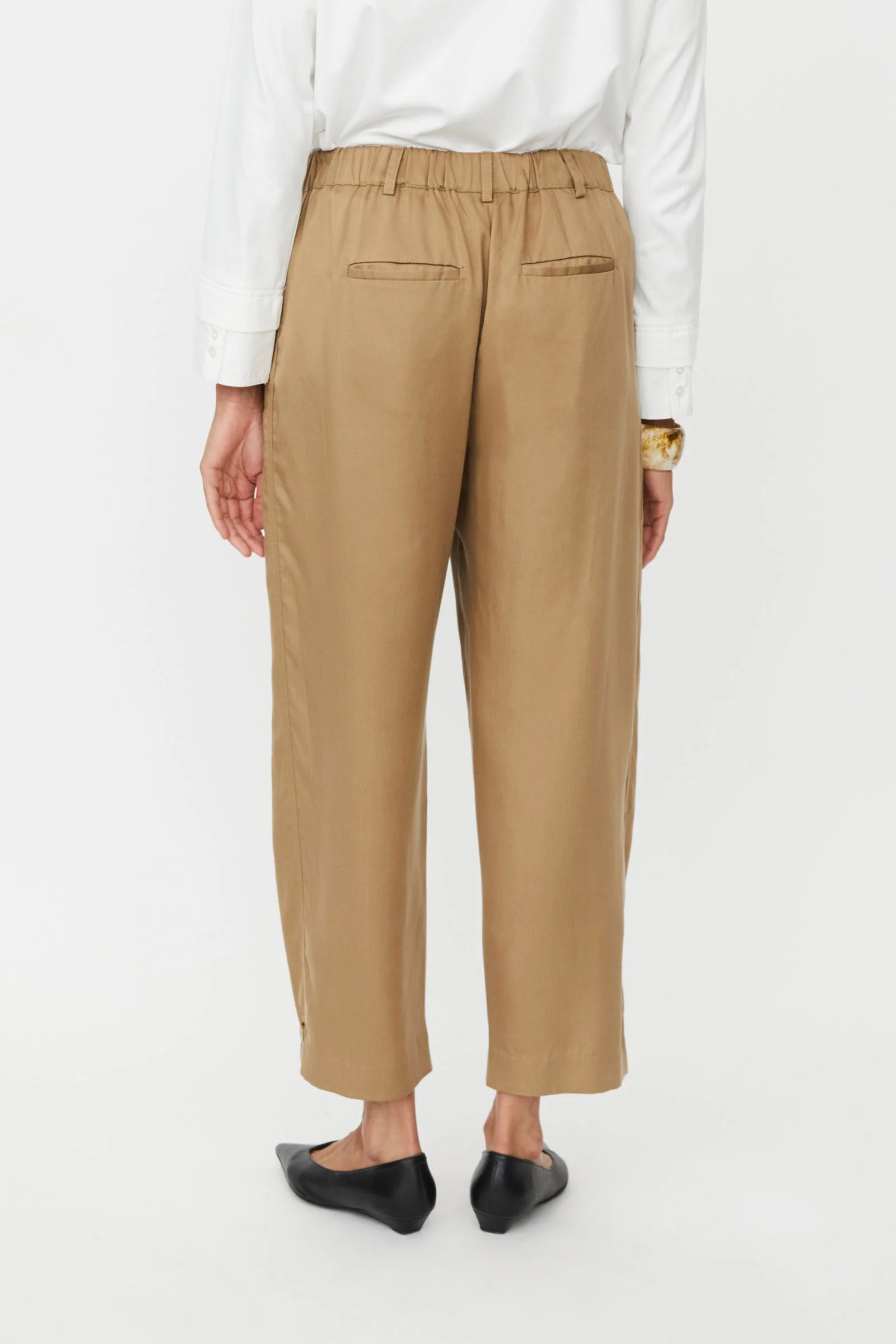 Punna Pleated Ankle Grazer Trousers - Petrified Oak - Image 3