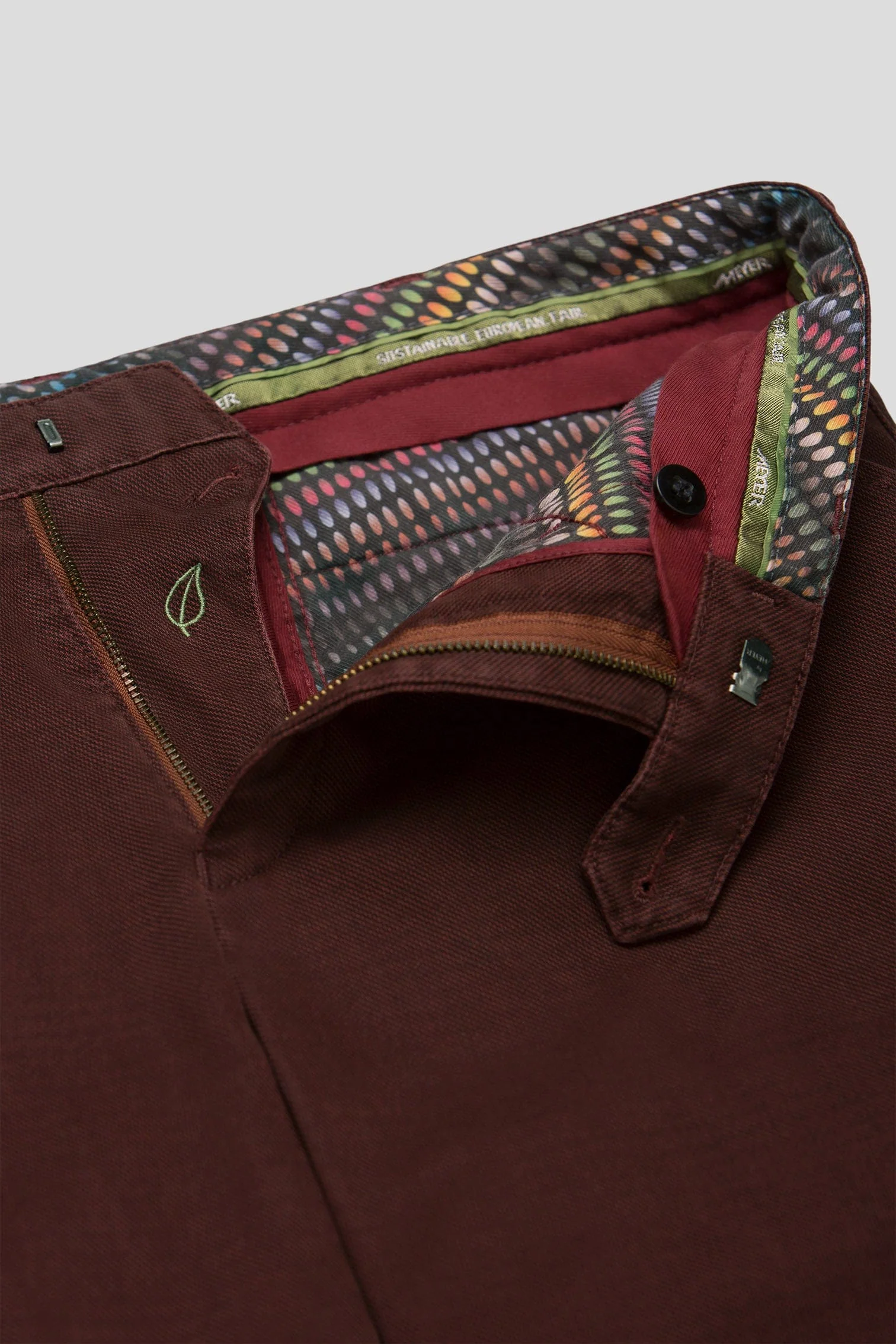 Chicago Micro Texture Cotton Stretch Chinos - Burgundy - Image 5