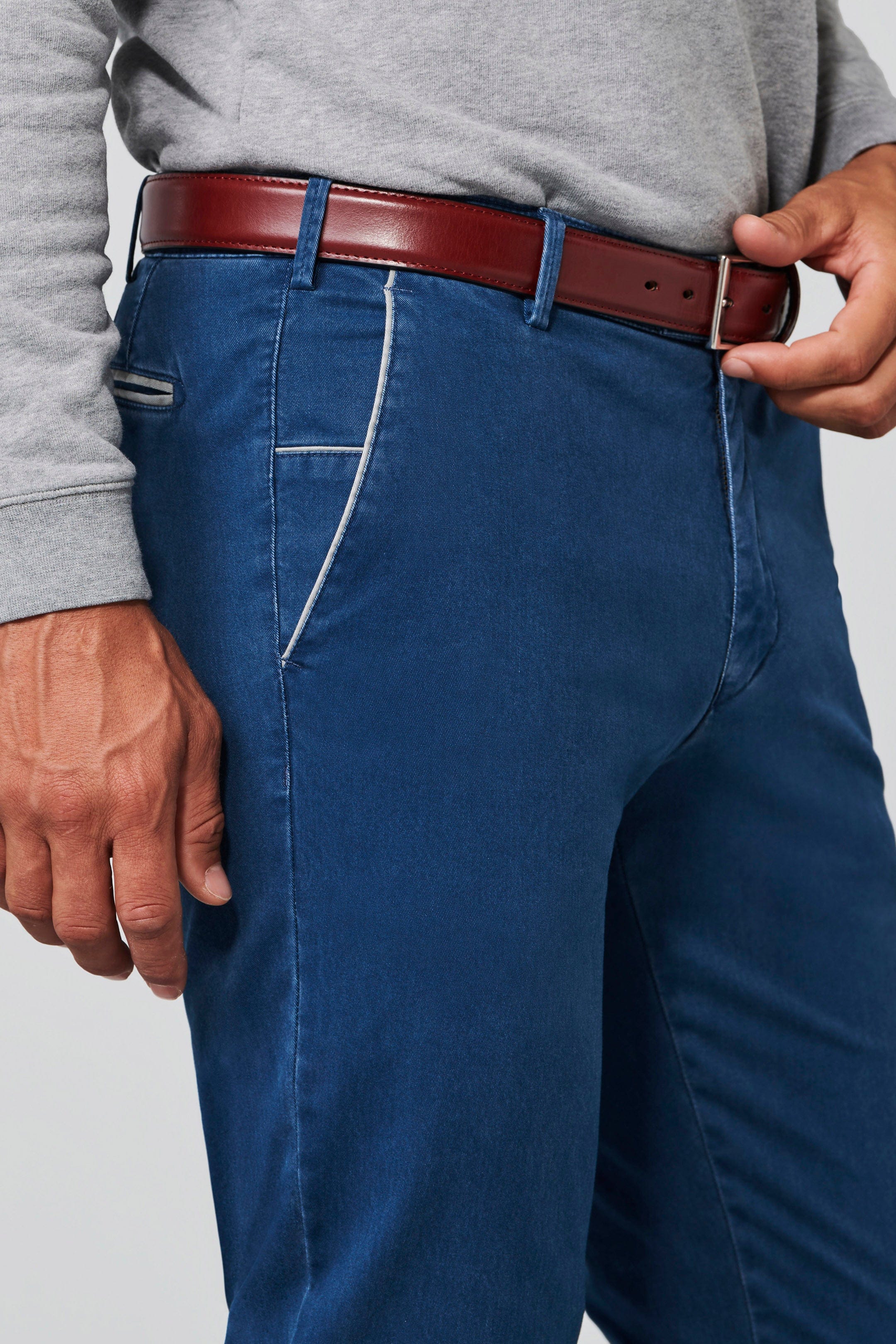 New York Lightweight Cotton Stretch Chinos - Blue - Image 3