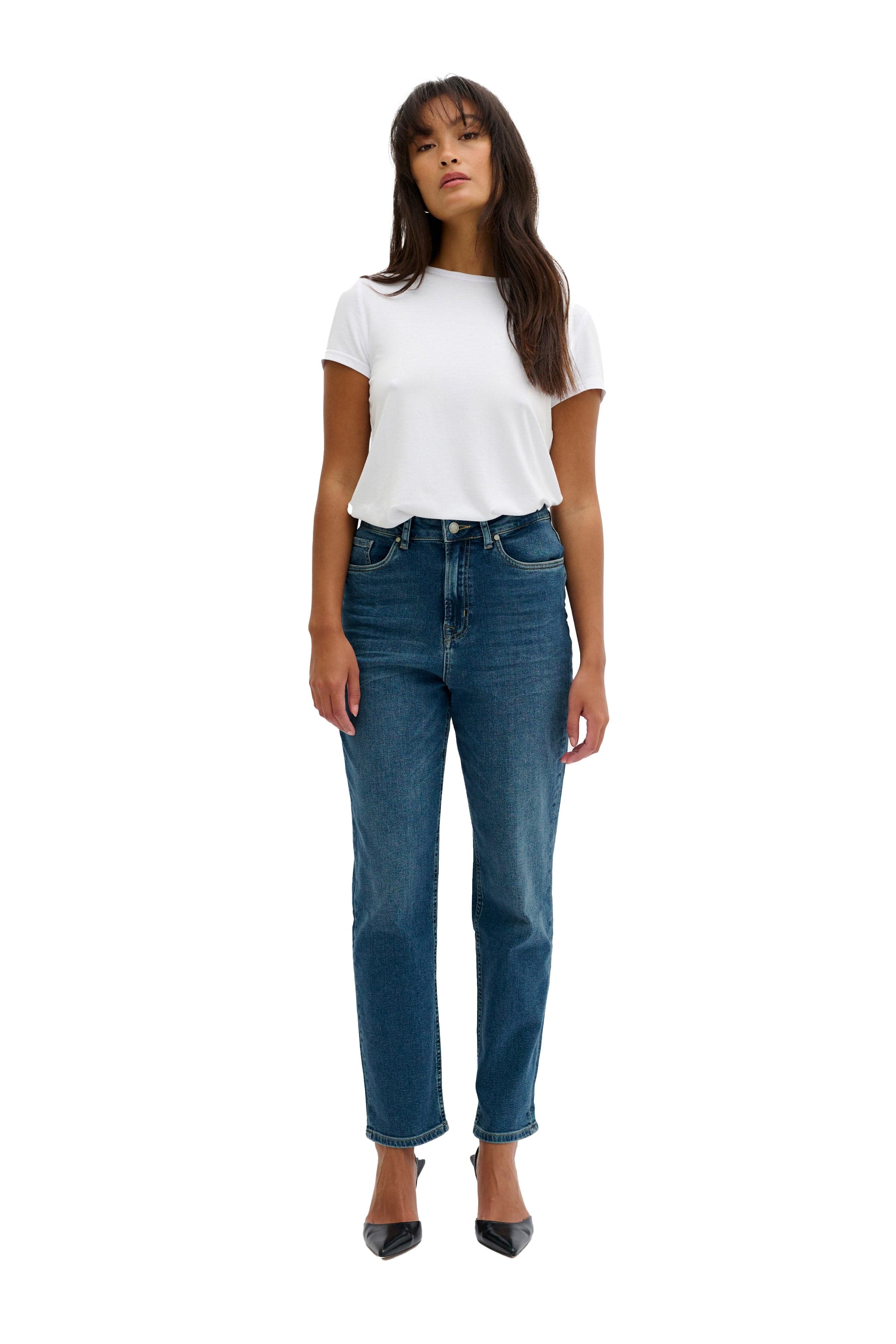 The Celina Extra High Waist Straight Jean - Medium Blue Retro Wash