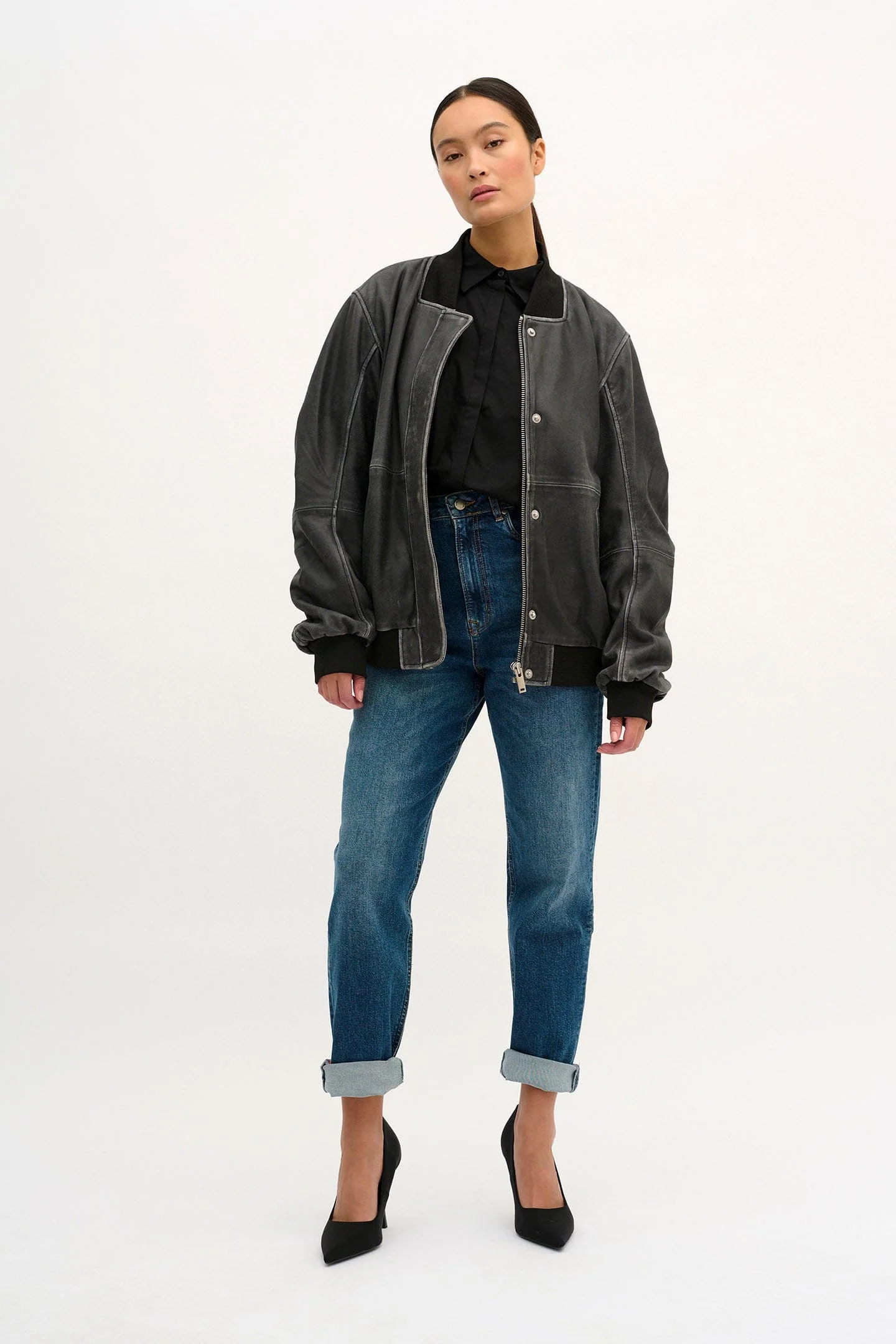 The Celina Extra High Waist Straight Jean - Medium Blue Retro Wash - Image 3