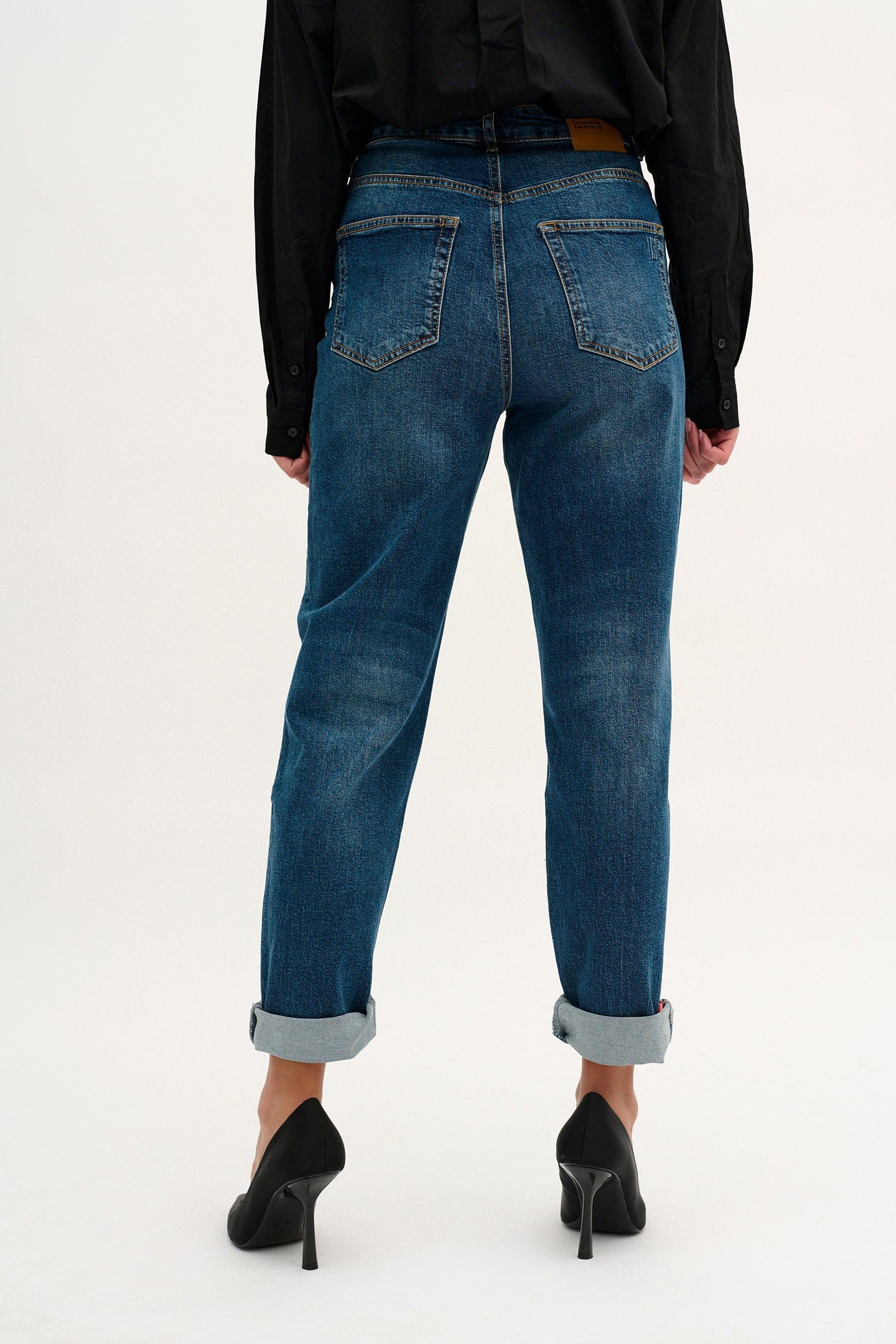 The Celina Extra High Waist Straight Jean - Medium Blue Retro Wash - Image 5