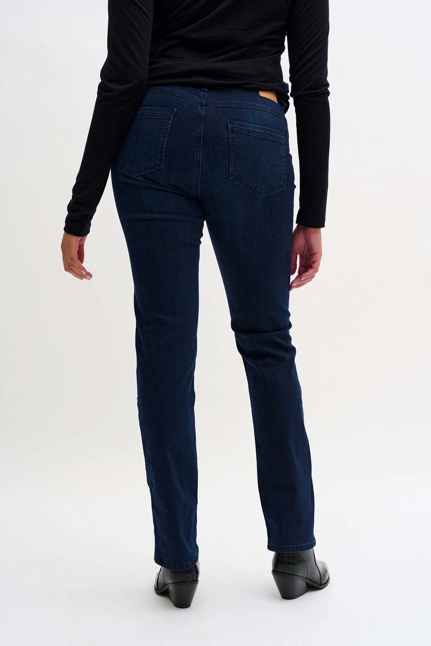 The Celina High Waist Straight Jean - Dark Blue Wash - Image 5
