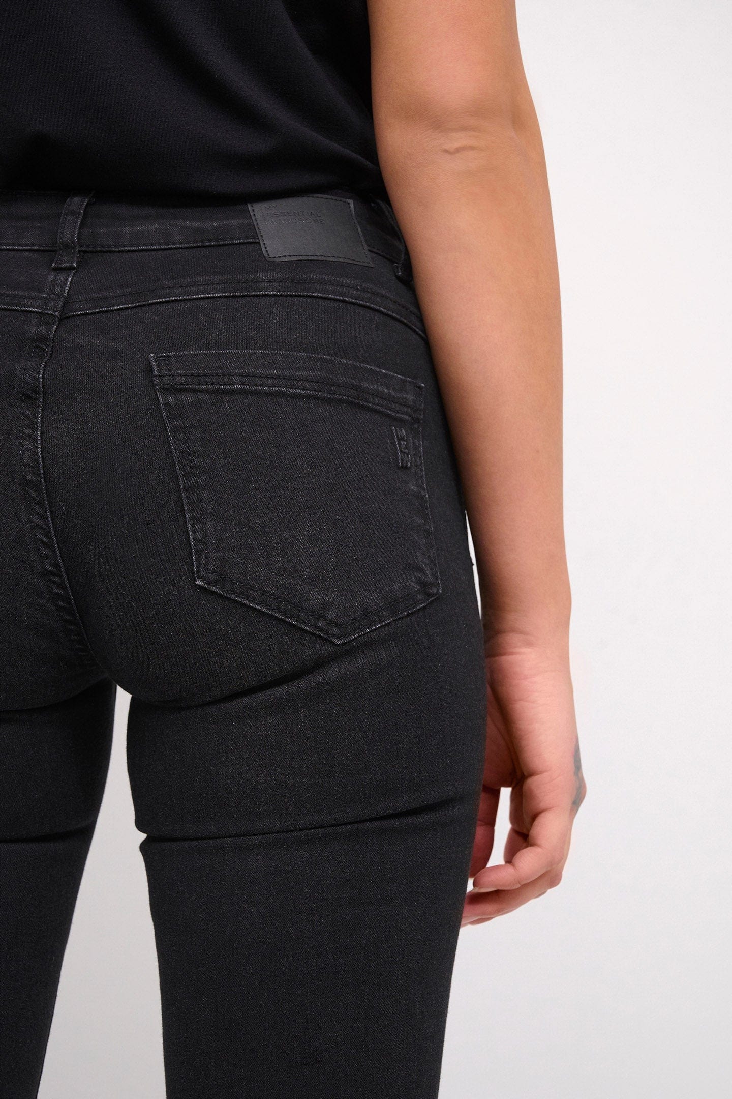 The Celina Slim Jean - Black Wash - Image 4