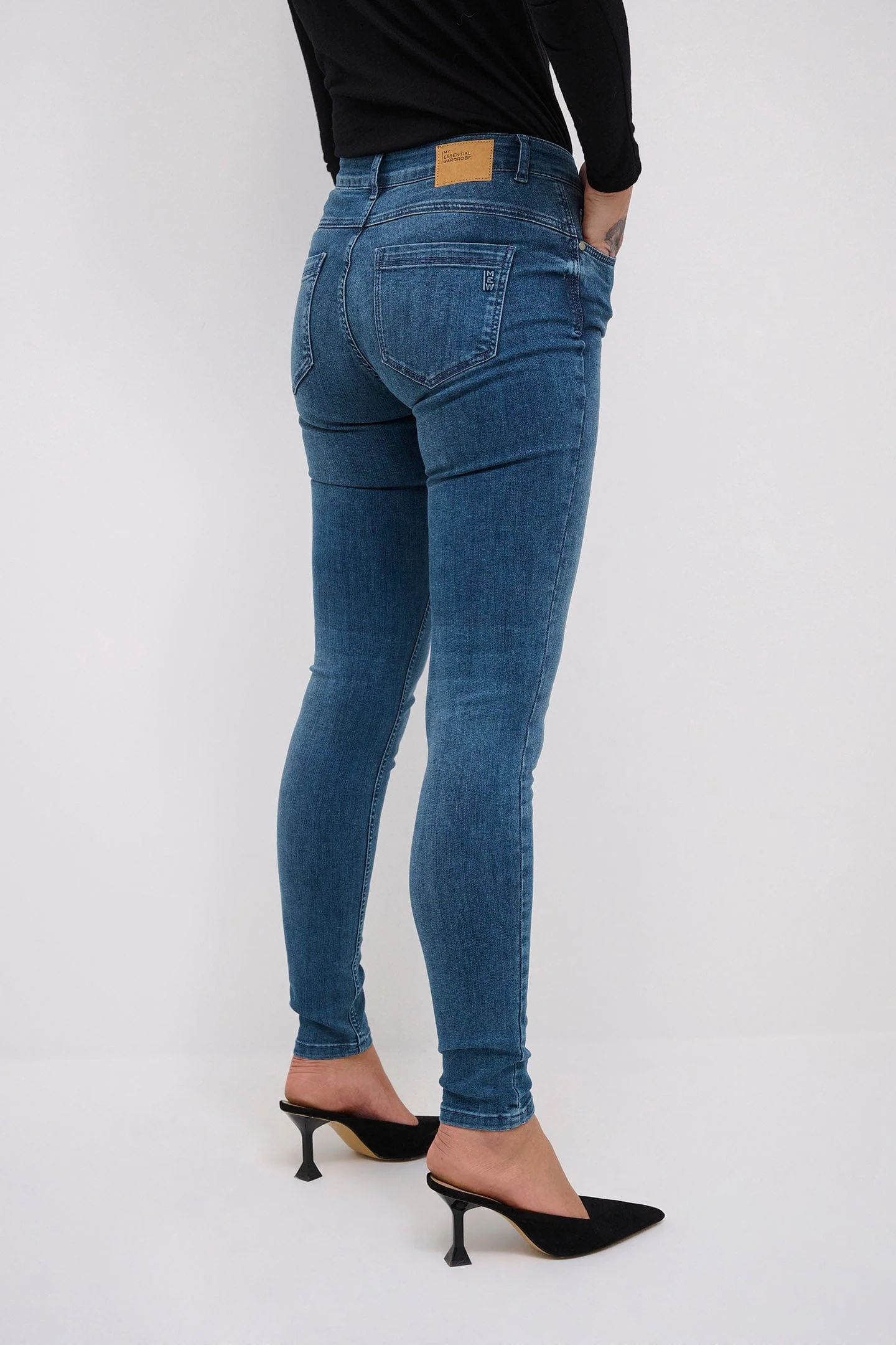 The Celina Slim Jean - Medium Blue Vintage Wash - Image 6