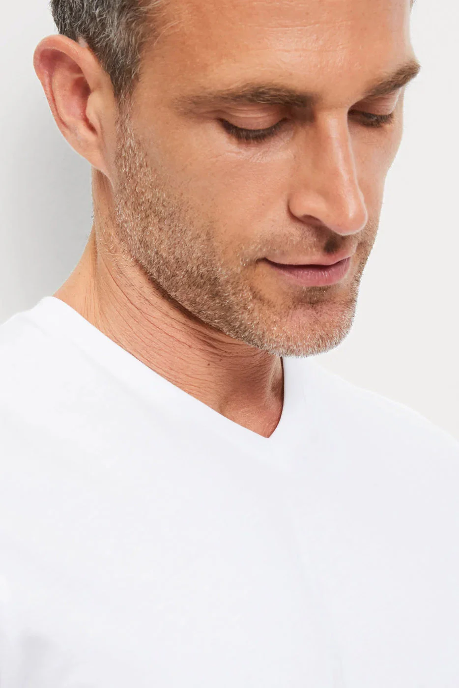 Modern Fit V-Neck 2 Pack T-Shirt - White - Image 5