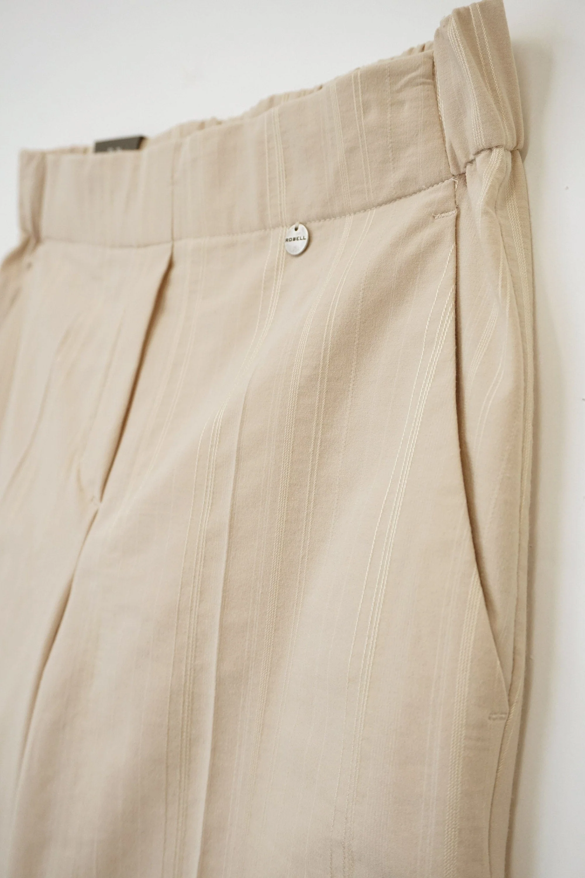 Anna 09 Seersucker Cotton Blend Ankle Grazer Trousers - Gold - Image 2