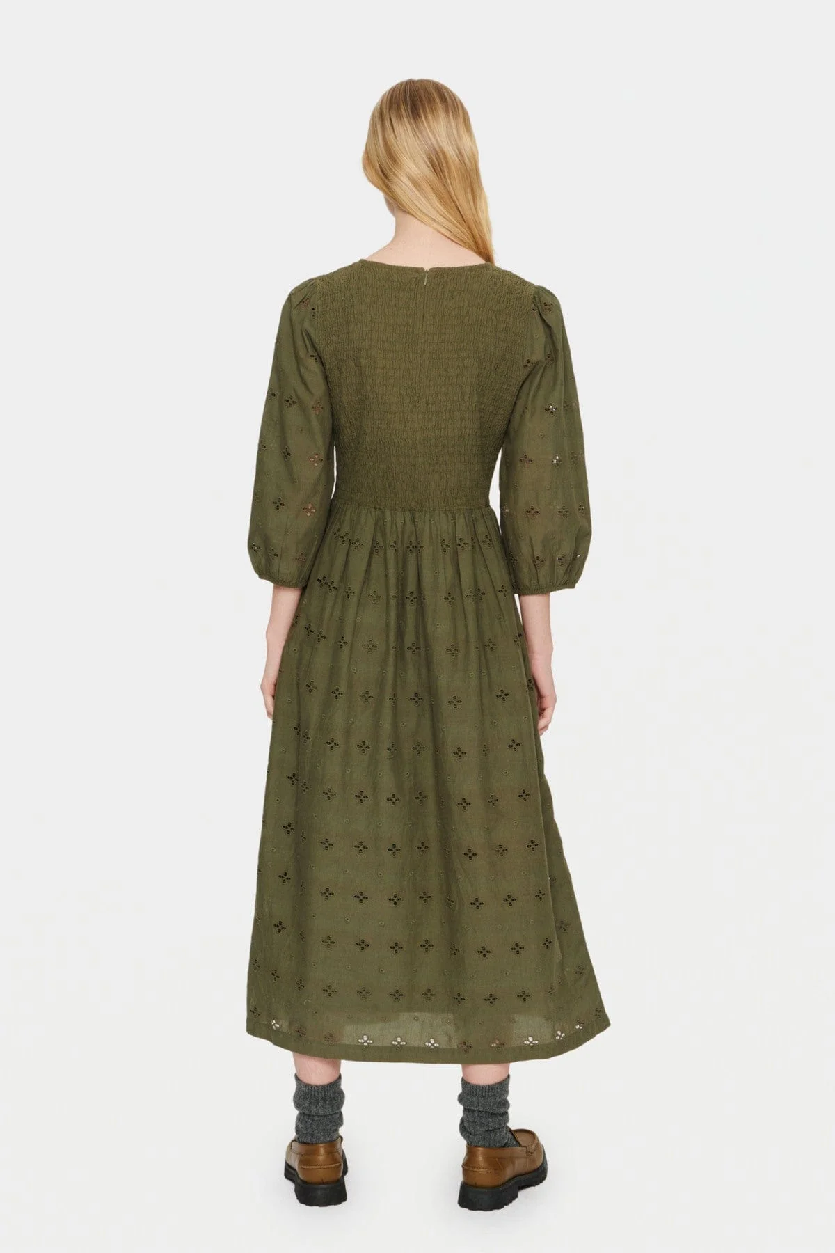 Abby Broderie Detail Midi Dress - Grape Leaf - Image 3