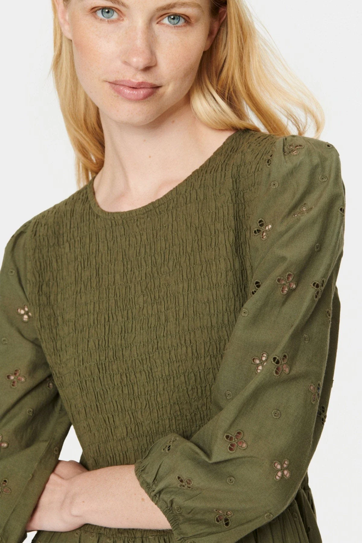 Abby Broderie Detail Midi Dress - Grape Leaf - Image 5