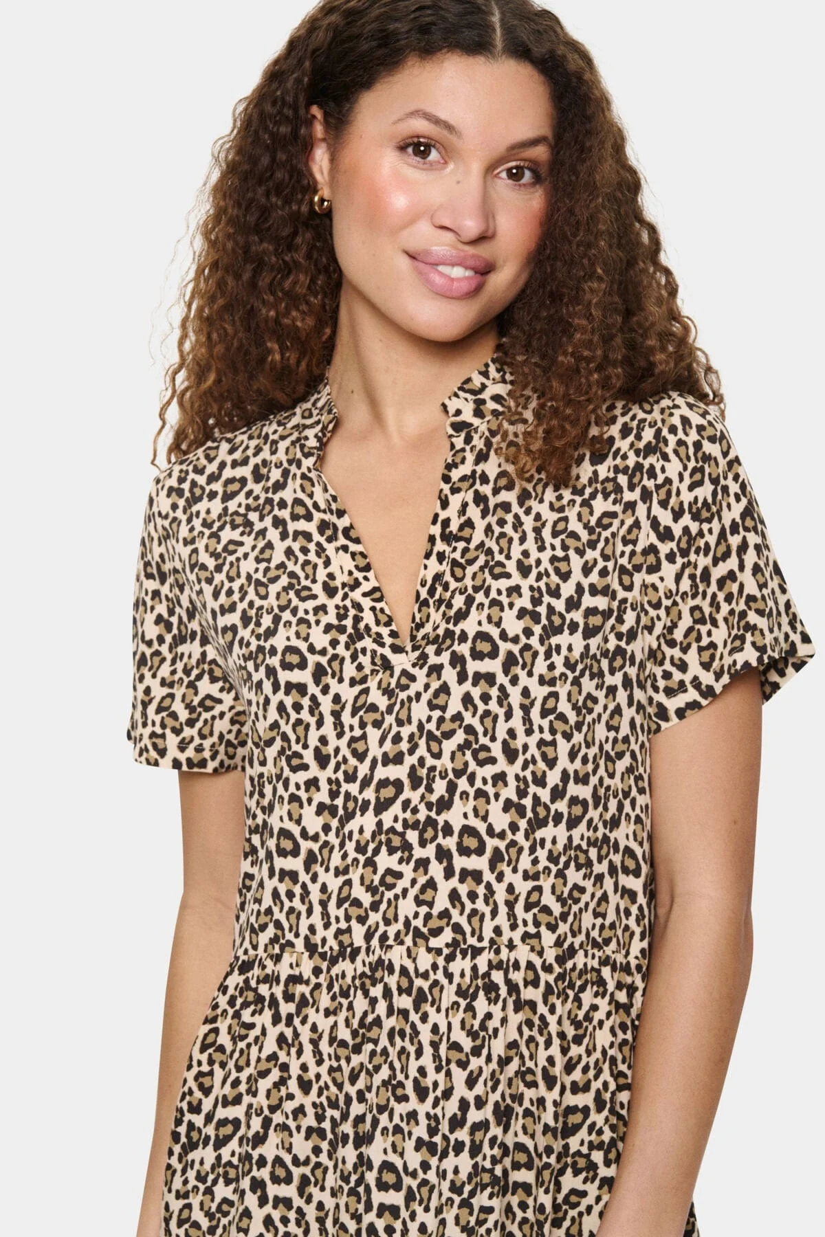Eda Printed Short Sleeve Dress - Creme Leopard Strokes - Image 4