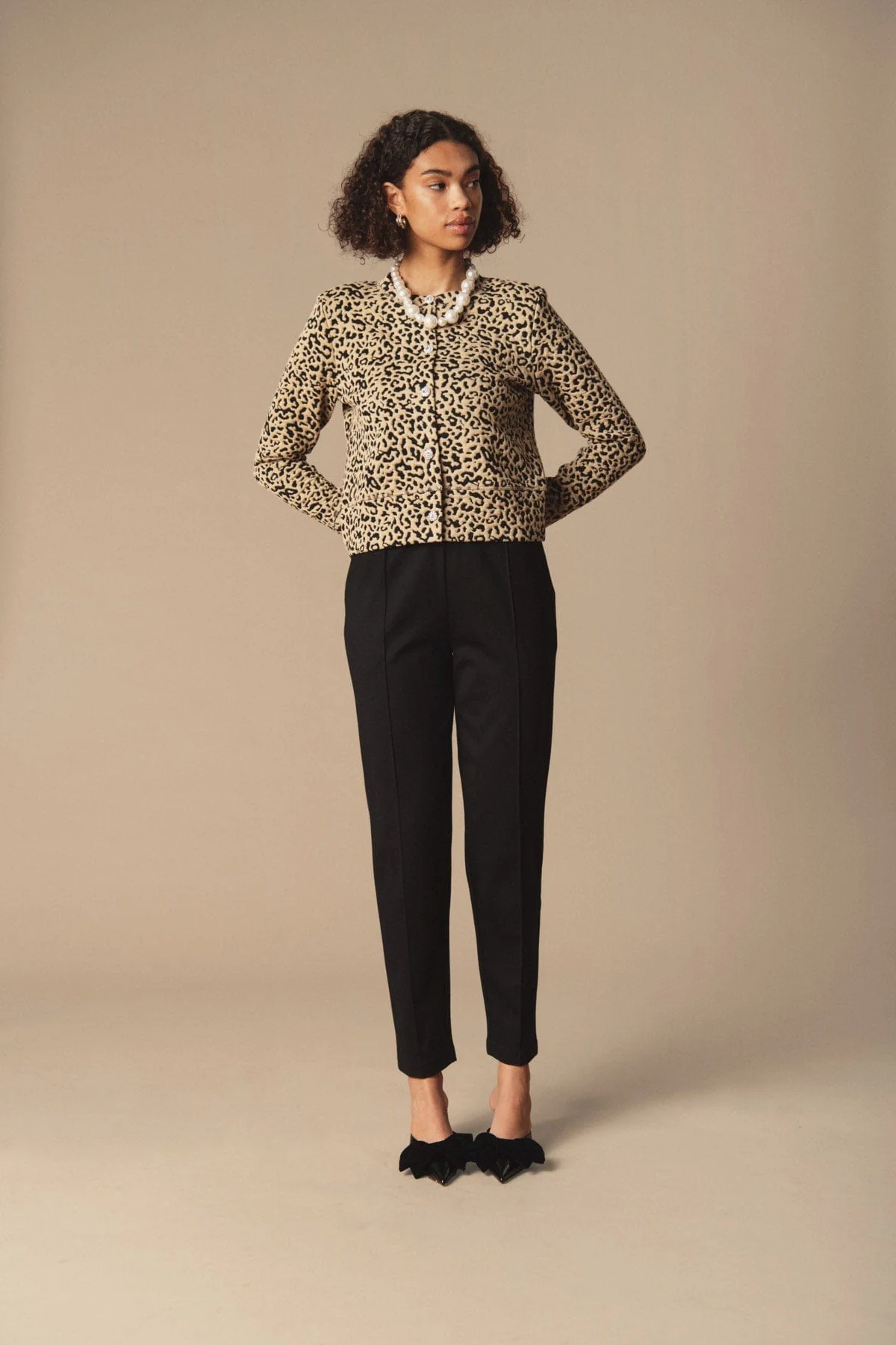 Ilsabeth Cardigan - Cartouche - Image 2