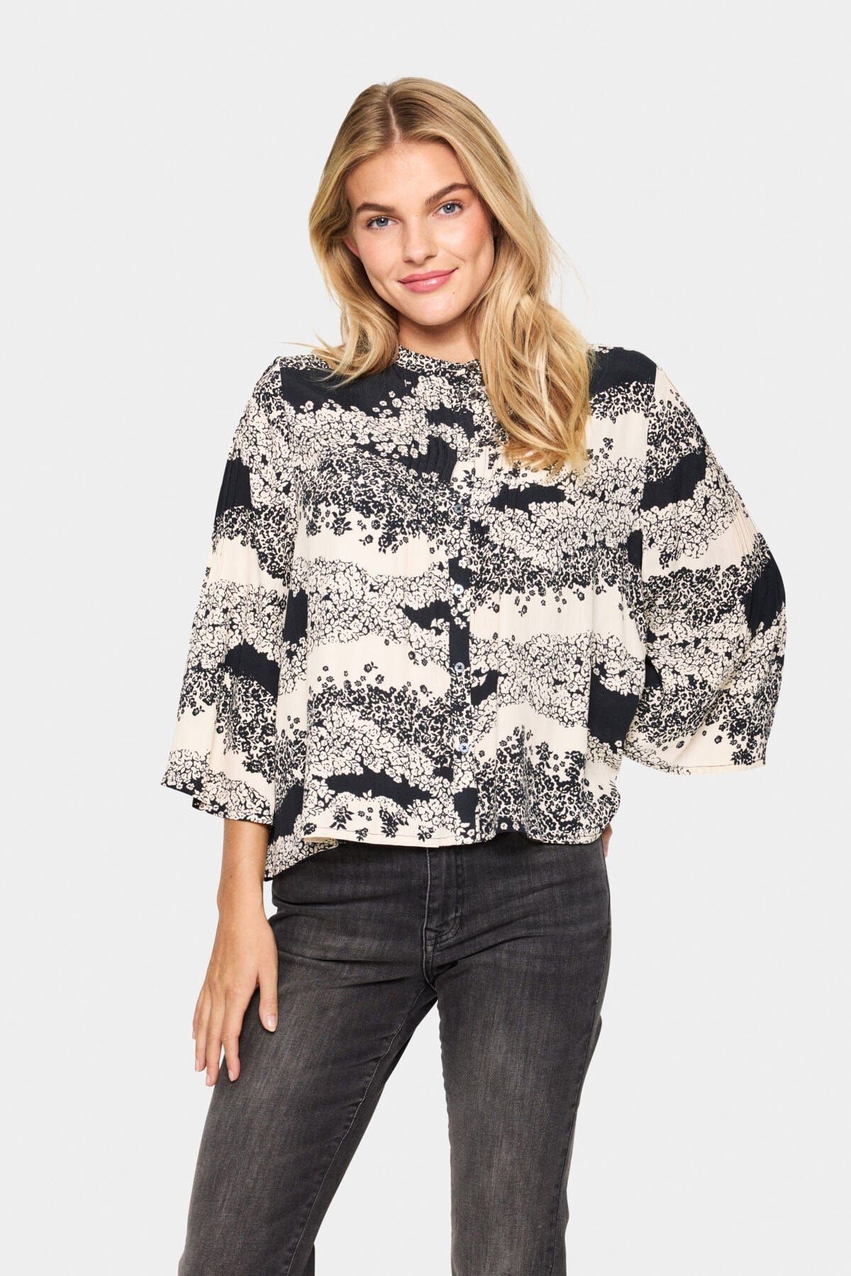 Iselin Printed Shirt - Black Wavy Flowers - Image 2