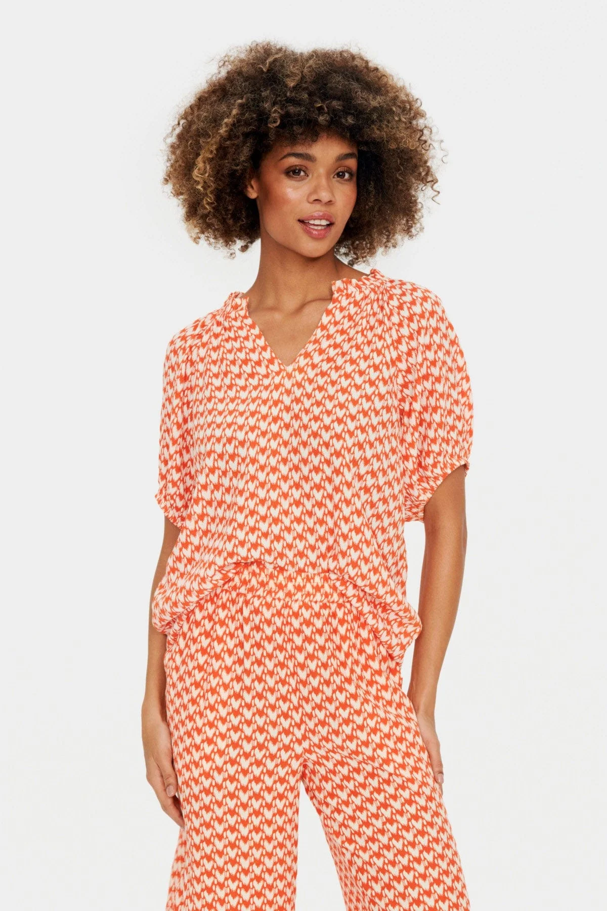 Tessa Short Sleeve Blouse - Tigerlily Graphic - Image 4
