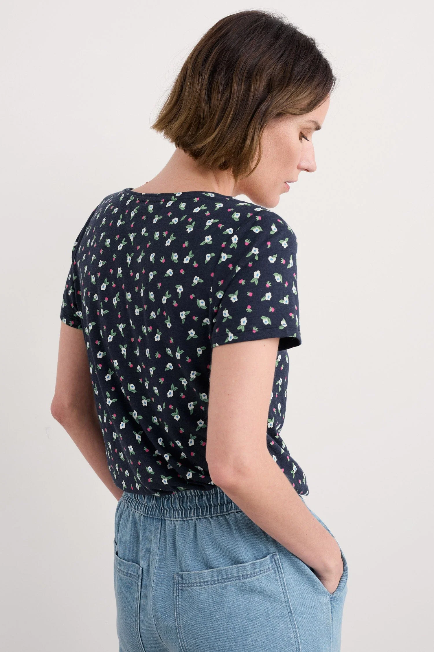 Appletree T-Shirt - Bud Flower Maritime - Image 3