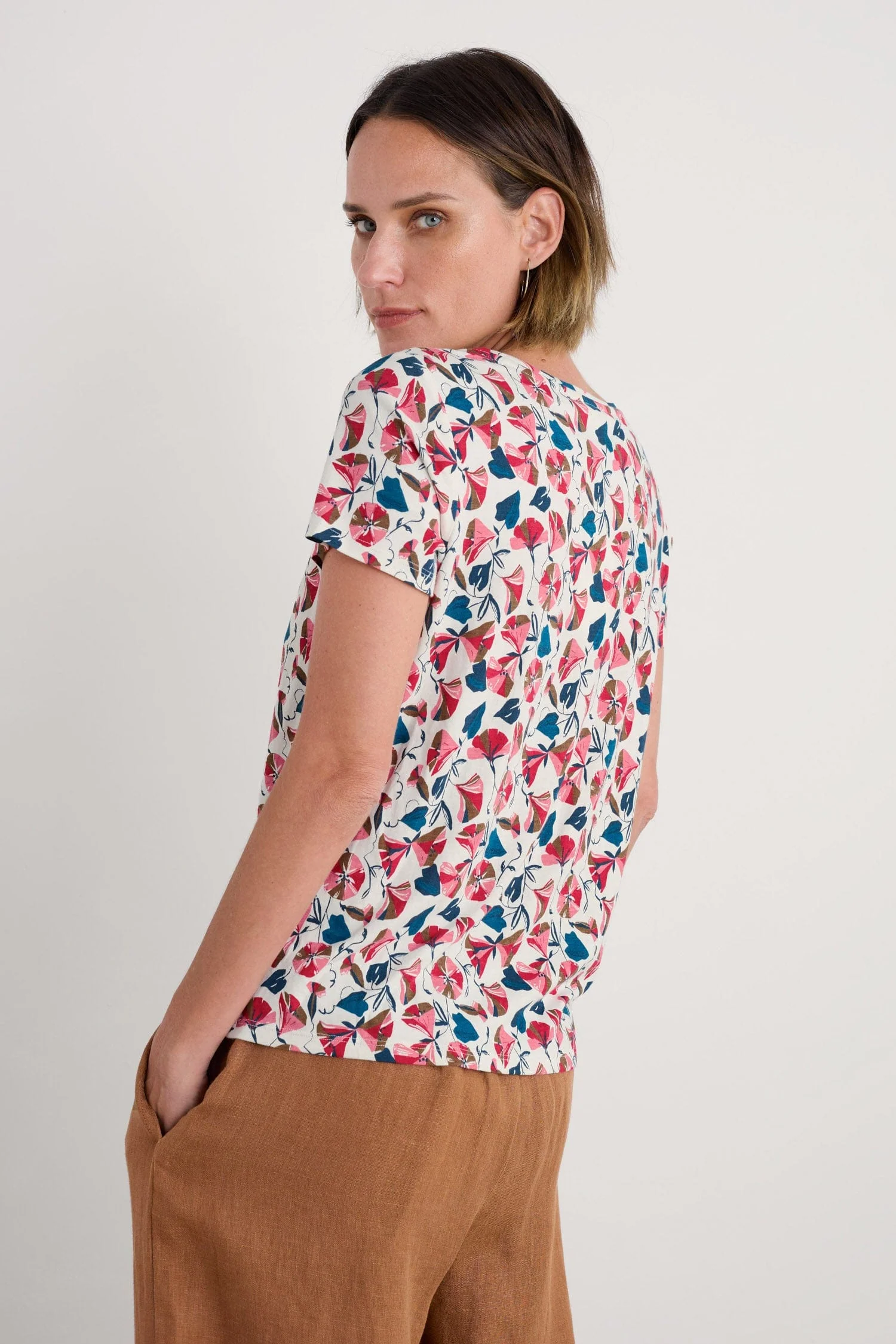 Appletree T-Shirt - Parasol Floral Chalk - Image 3