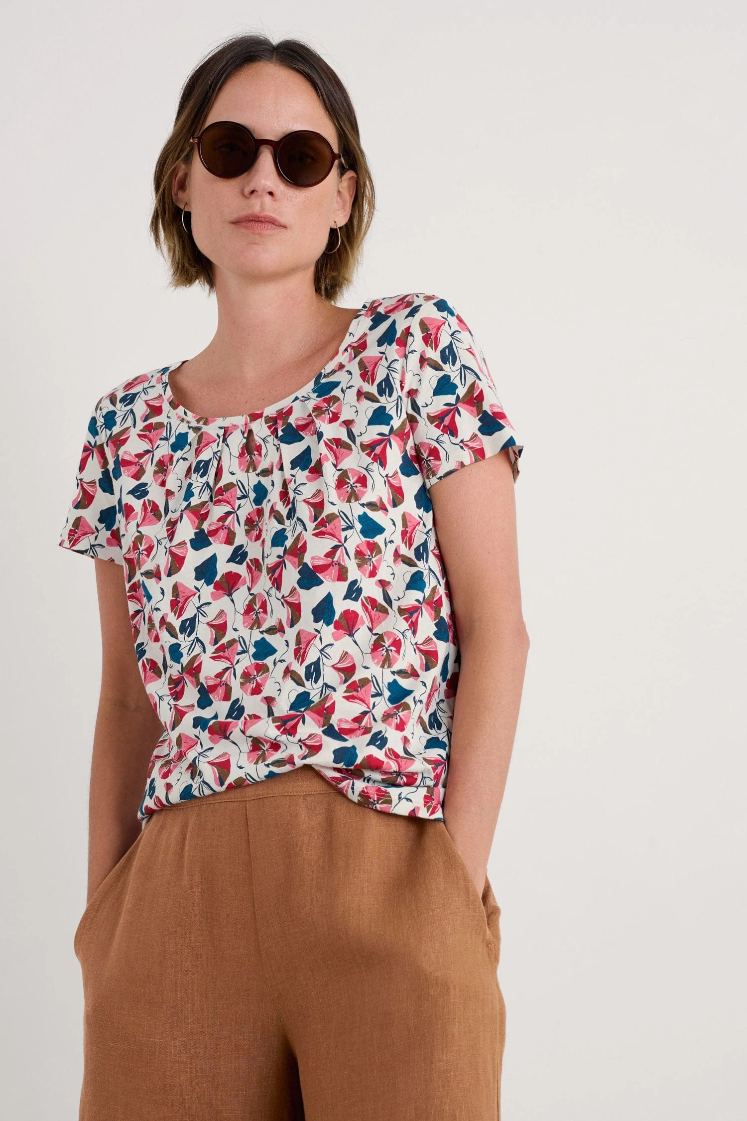 Appletree T-Shirt - Parasol Floral Chalk - Image 4