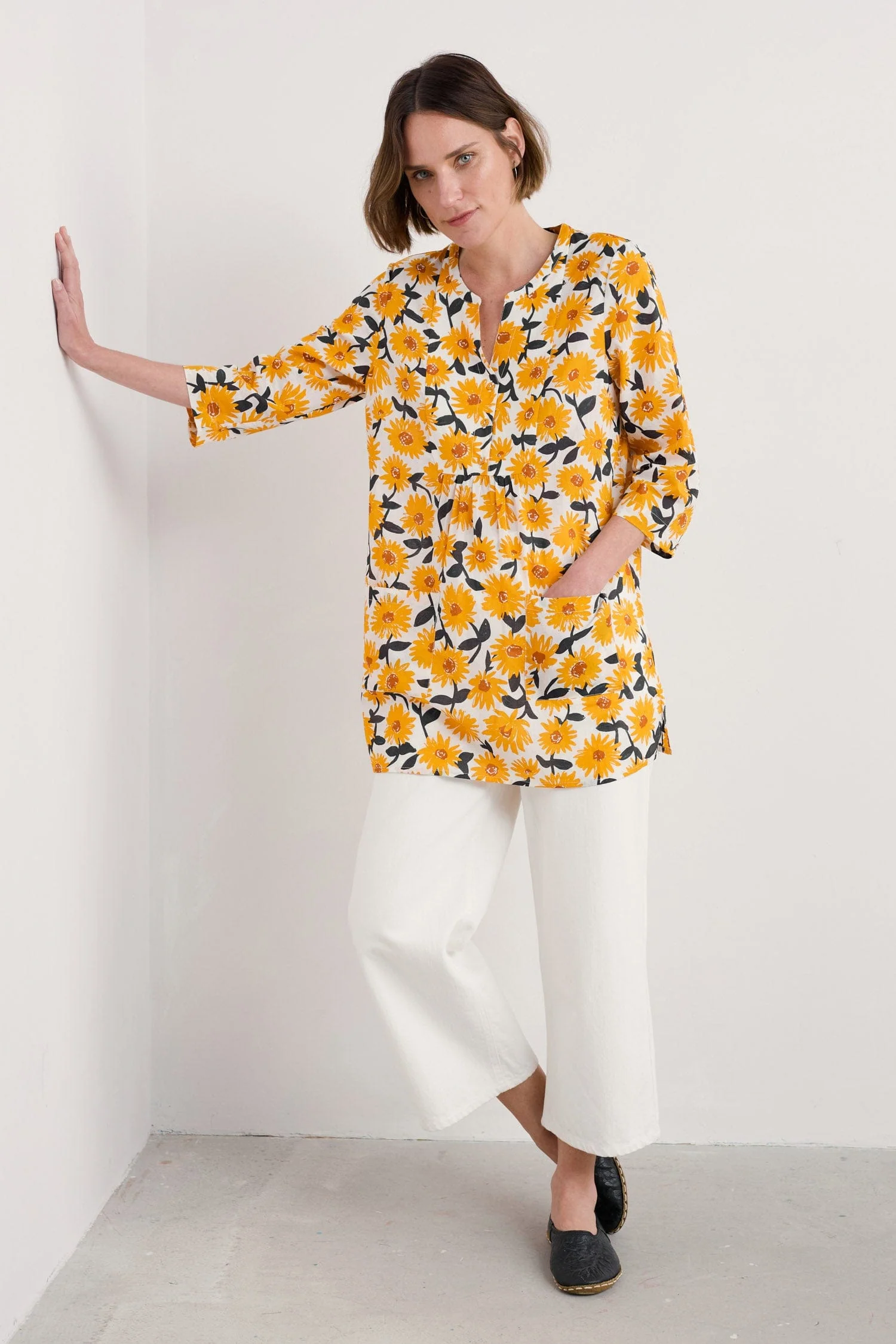 Aventurier Organic Cotton Tunic - Arty Daisy Chalk - Image 2