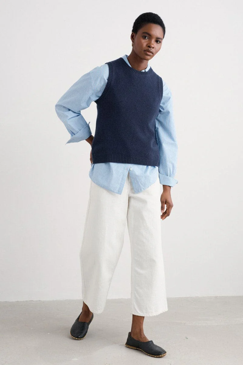 East View Knitted Sleeveless Jumper - Maritime - Image 4