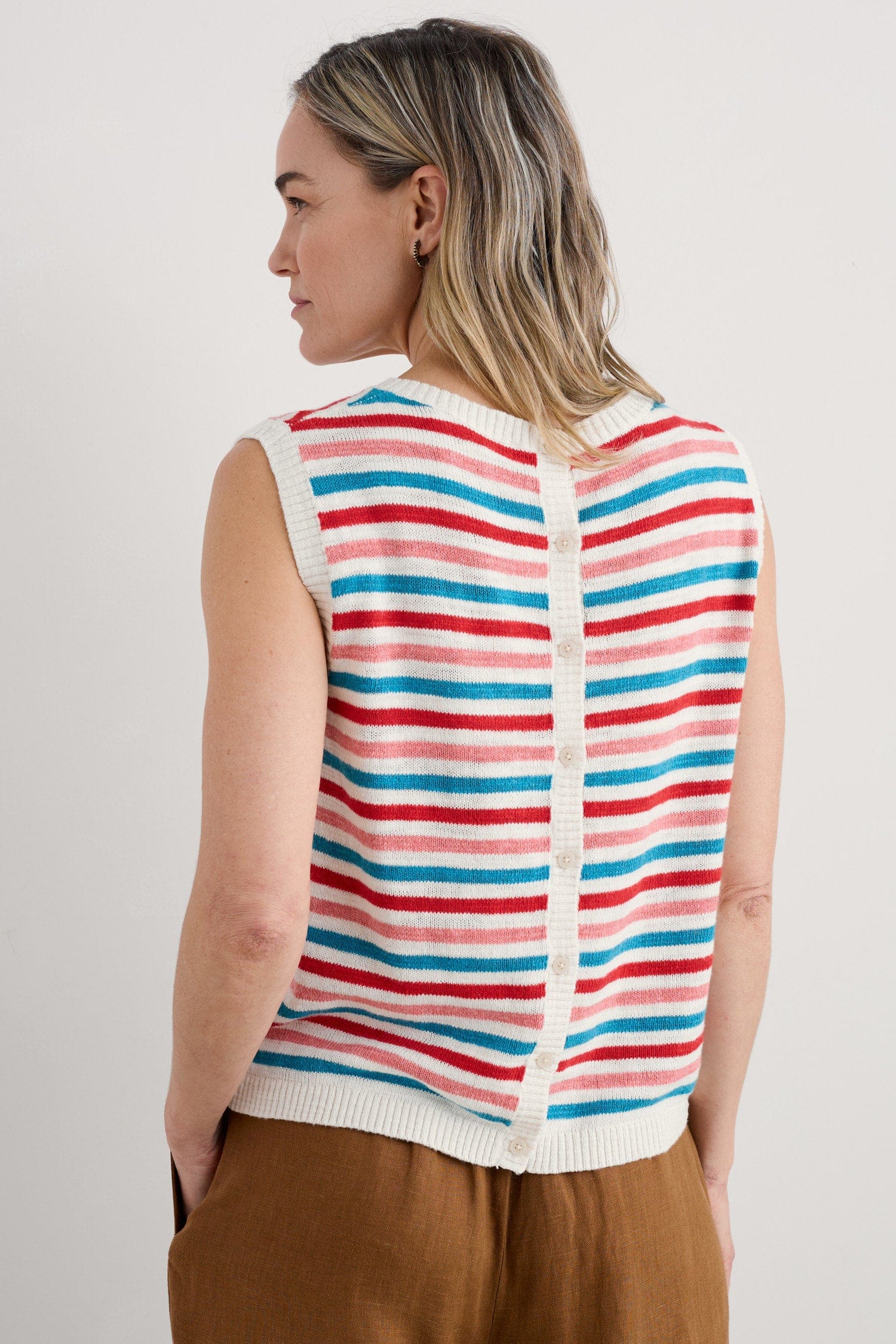 Knavock Cotton-Linen Knitted Vest - Mini Cornish Pink Sky Mix - Image 4