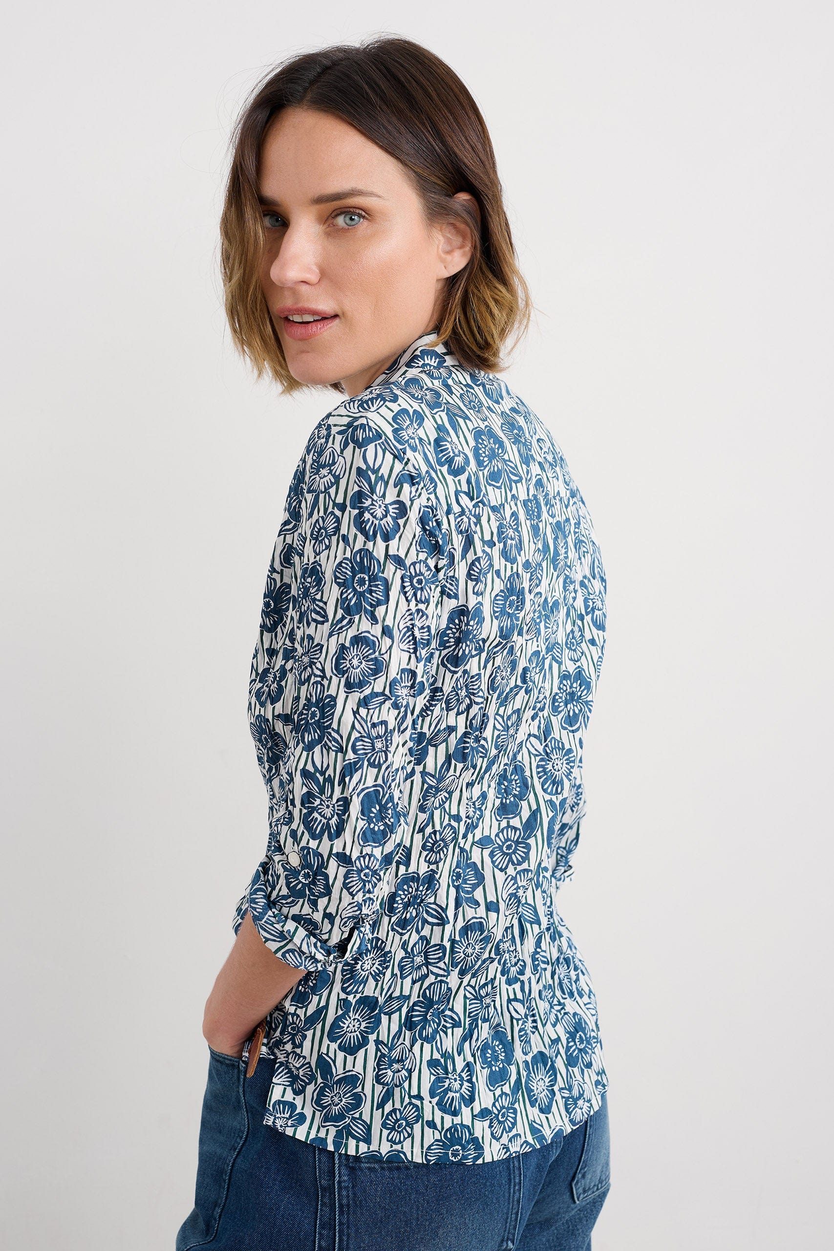 Larissa Organic Cotton Shirt - Floral Imprint Chalk - Image 4