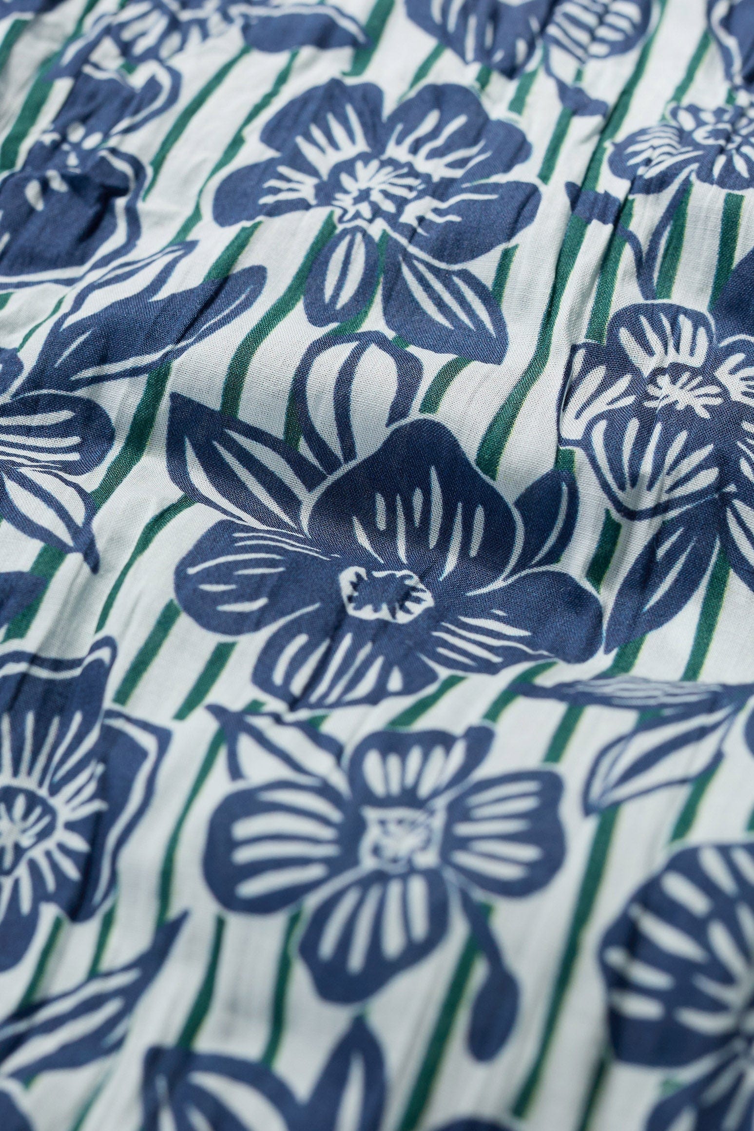 Larissa Organic Cotton Shirt - Floral Imprint Chalk - Image 6