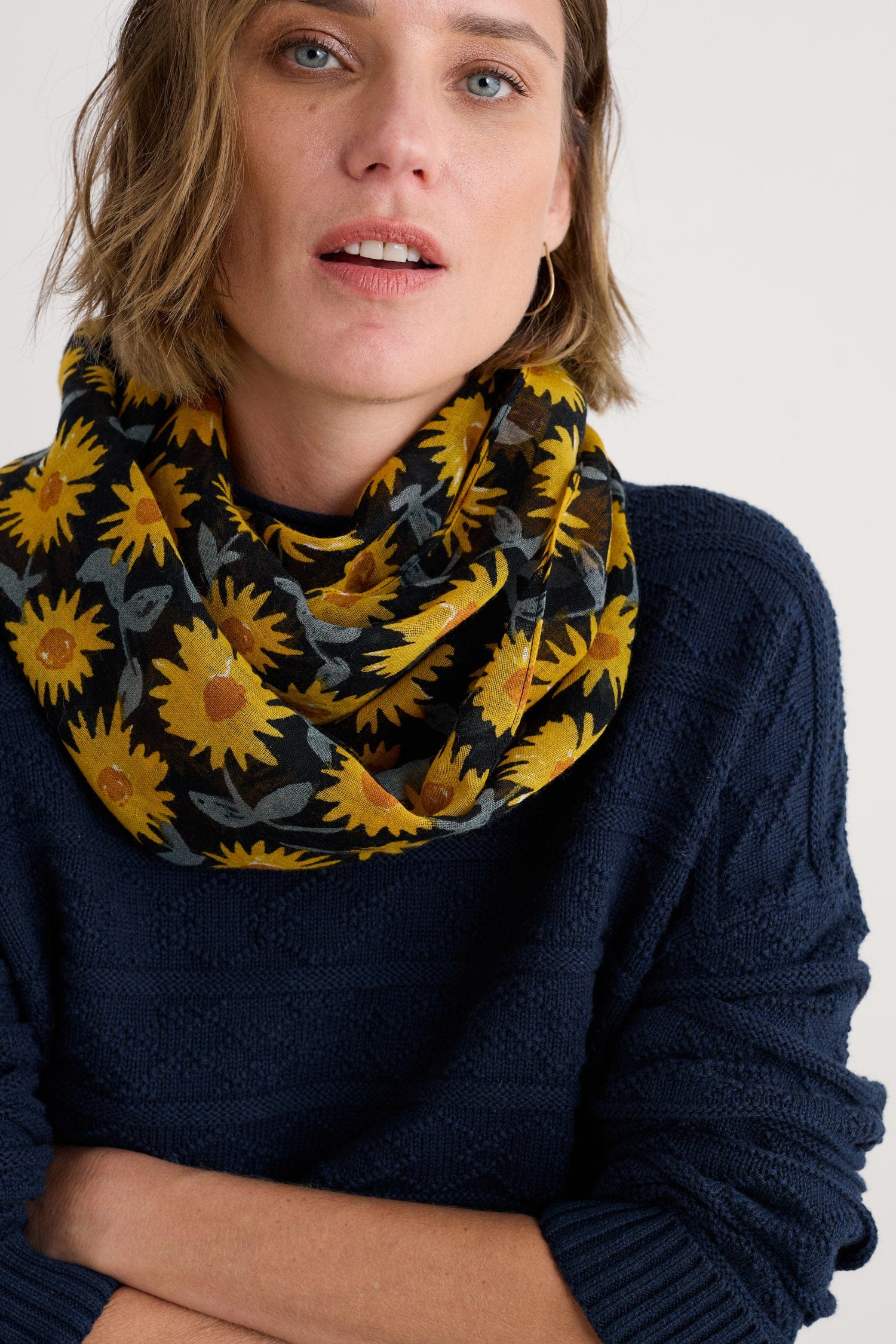 Pretty Circle Scarf - Arty Daisy Inkwell - Image 2