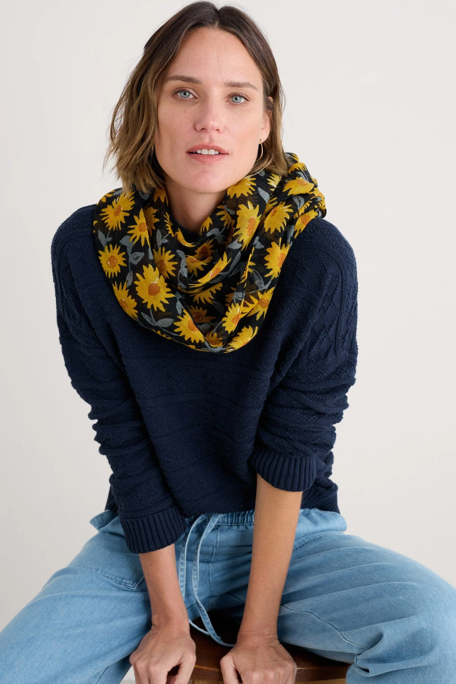 Pretty Circle Scarf - Arty Daisy Inkwell - Image 3