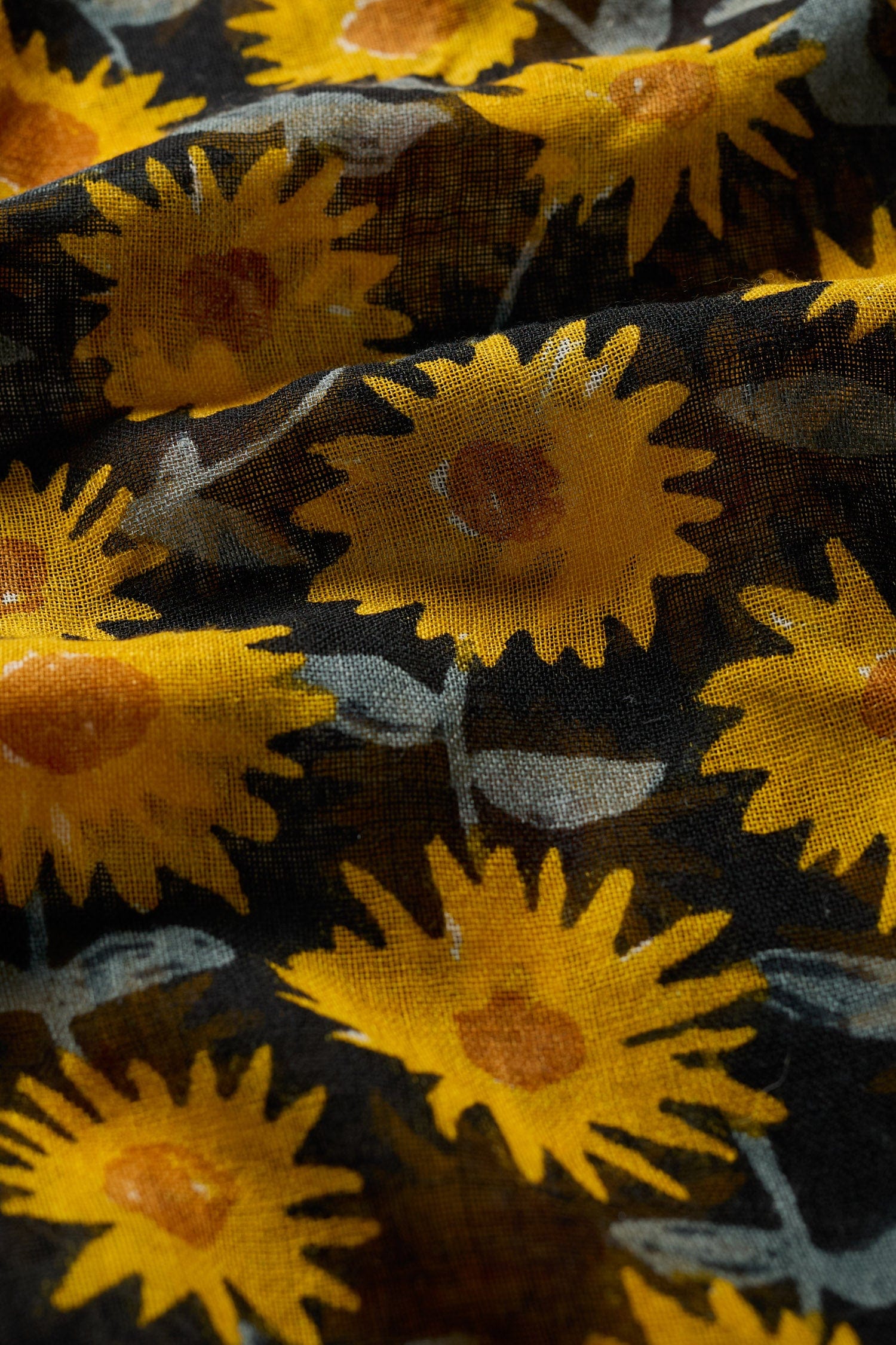 Pretty Circle Scarf - Arty Daisy Inkwell - Image 4