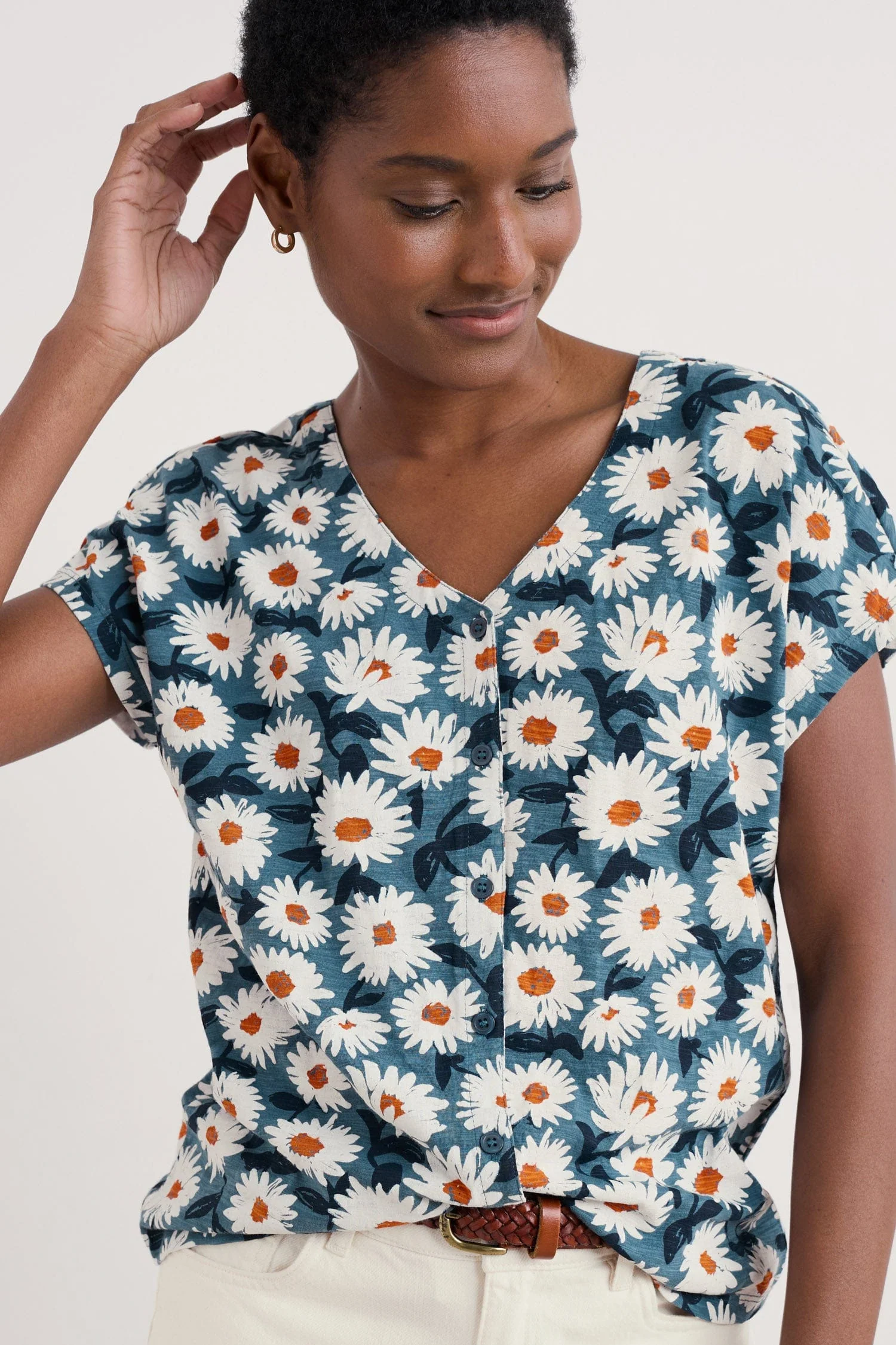 Studio Glass V-Neck Jersey Top - Arty Daisy Dusky Jade - Image 2