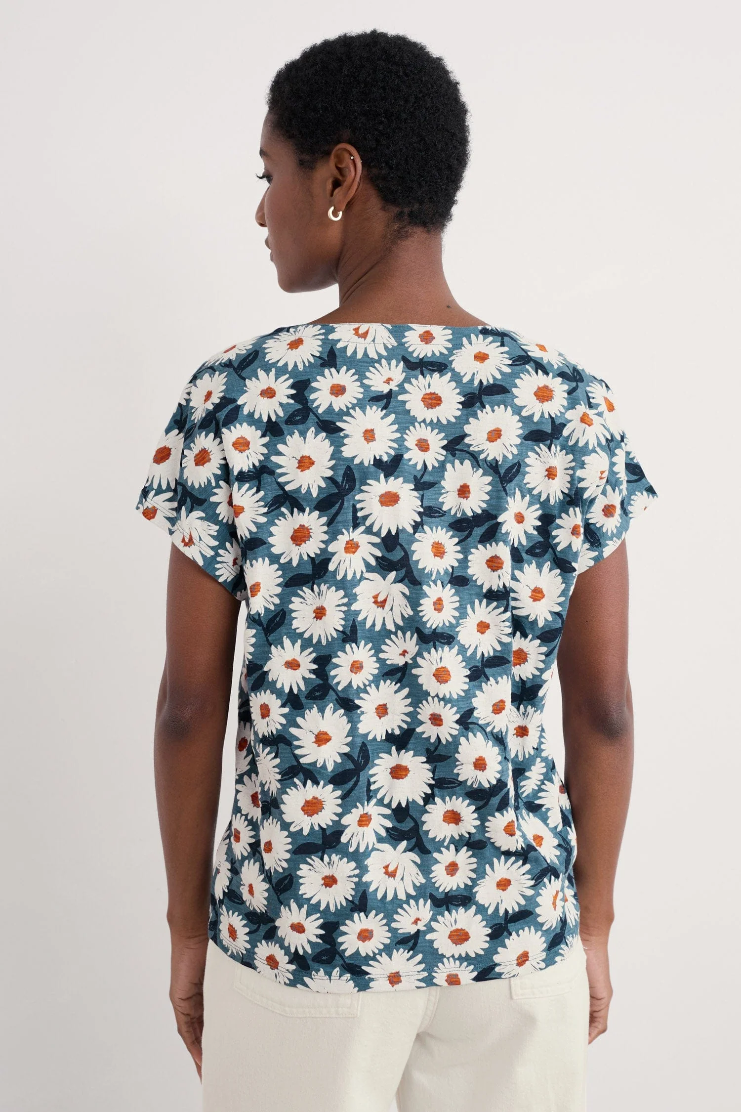 Studio Glass V-Neck Jersey Top - Arty Daisy Dusky Jade - Image 3