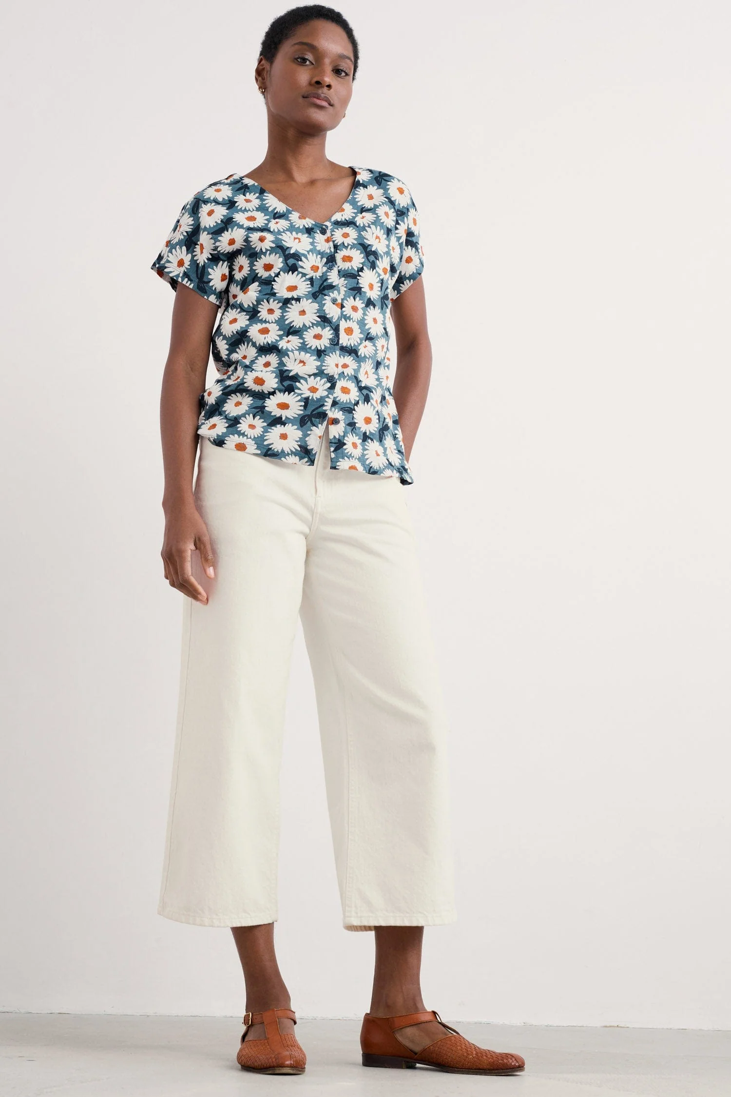 Studio Glass V-Neck Jersey Top - Arty Daisy Dusky Jade - Image 4
