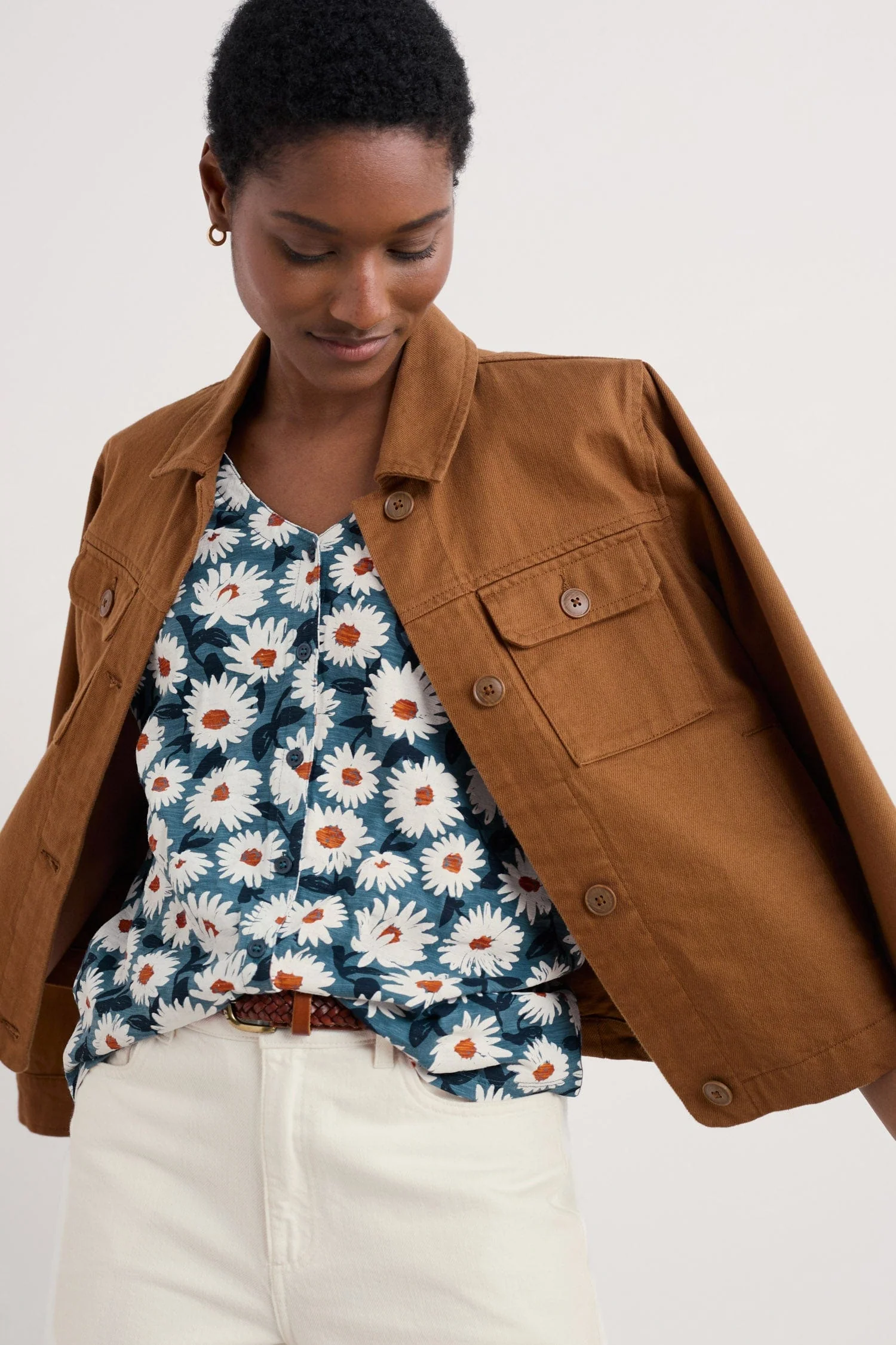 Studio Glass V-Neck Jersey Top - Arty Daisy Dusky Jade - Image 5