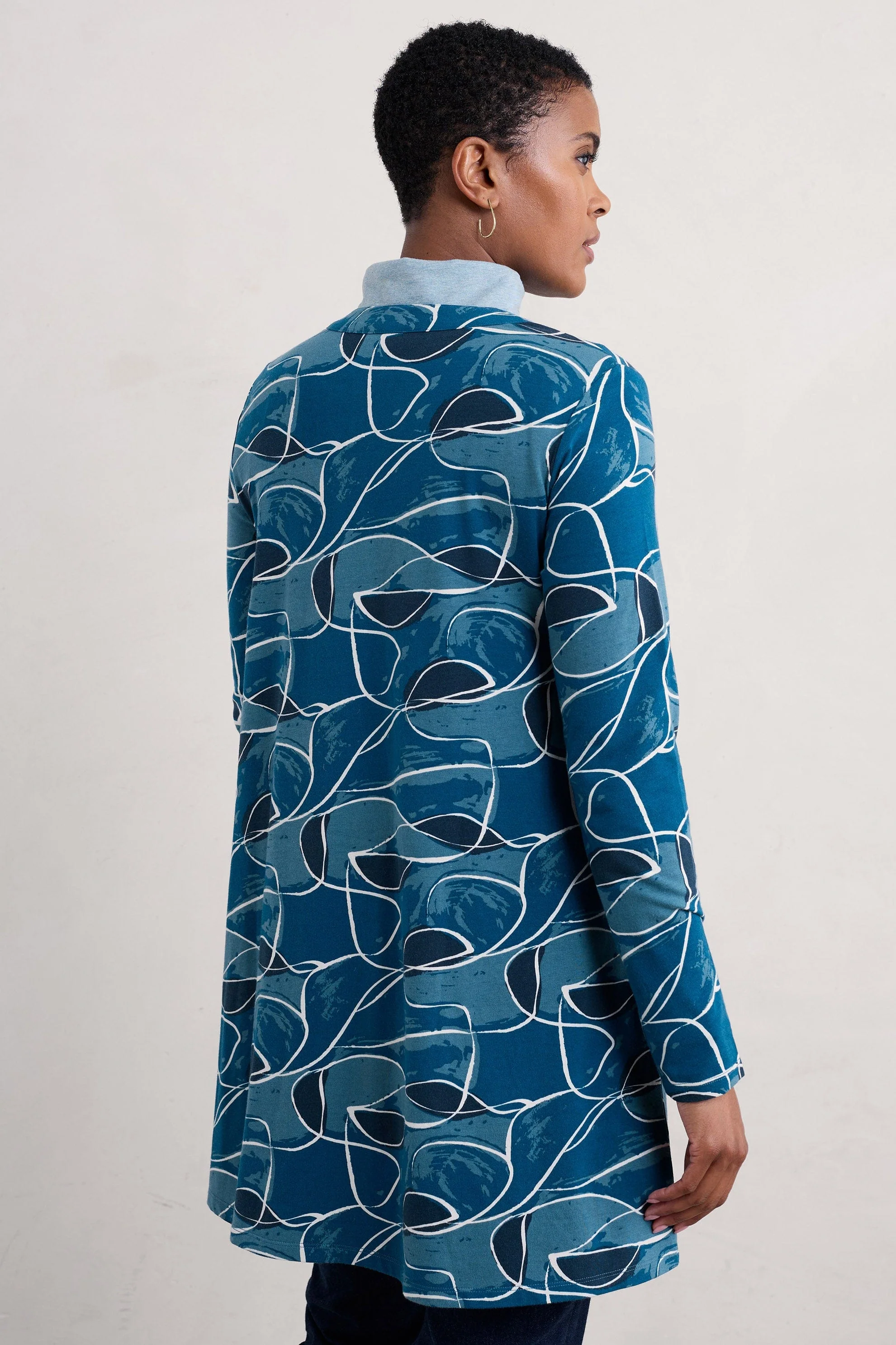 Wreathe Tunic - Coves Abstract Galley - Image 3